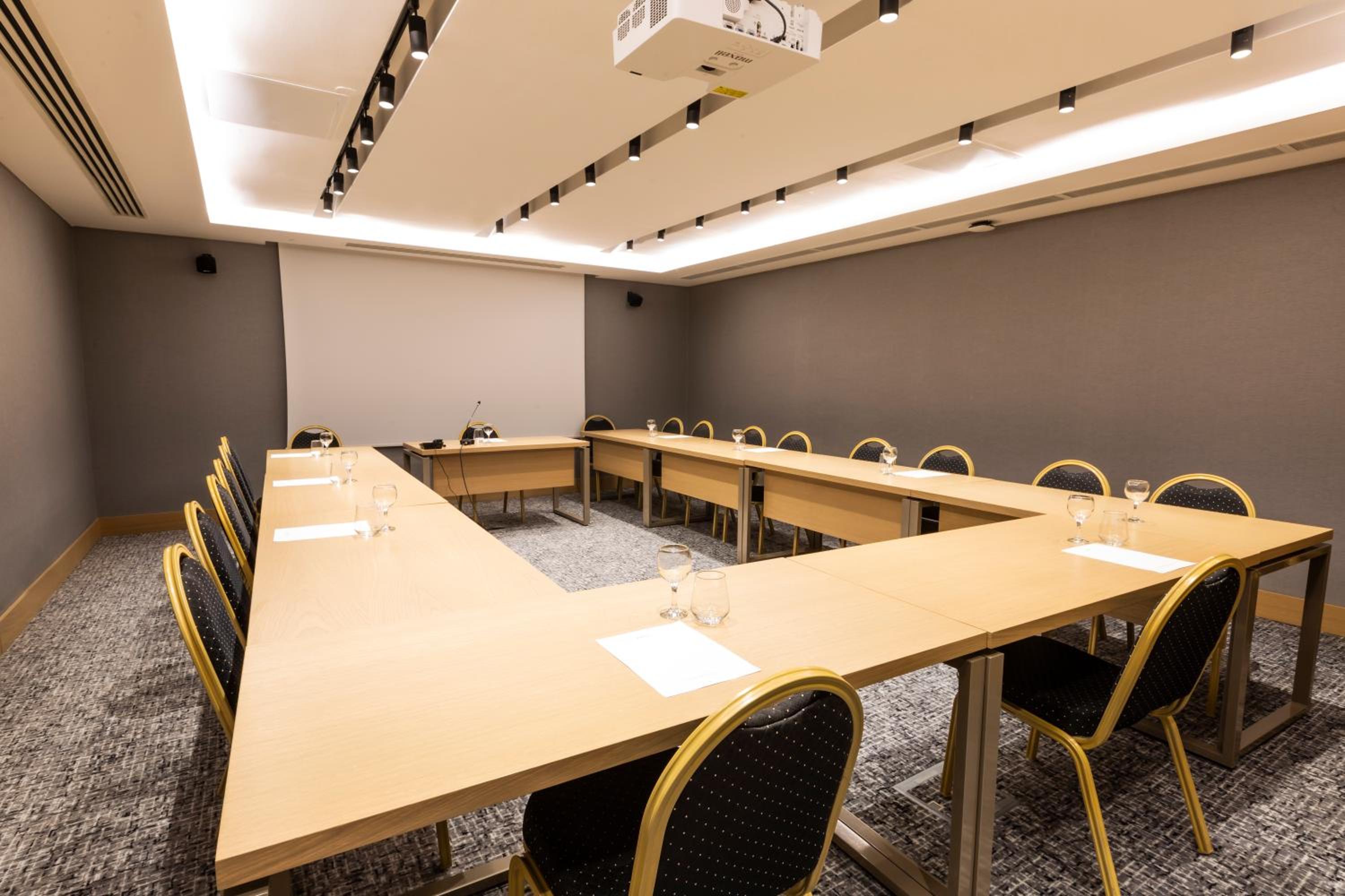 Radisson Otel İstanbul Harbiye - Image 35