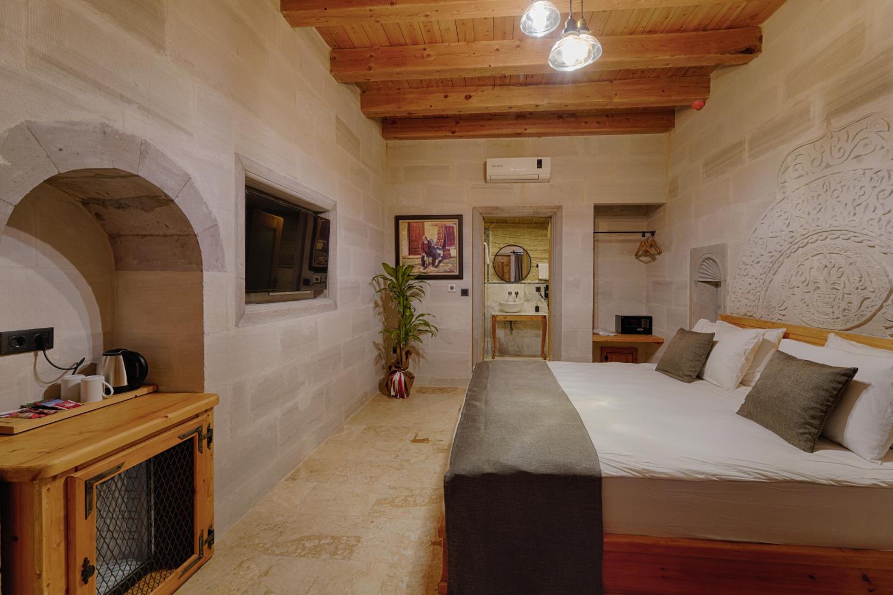 Concept Cave Suites - Image 14