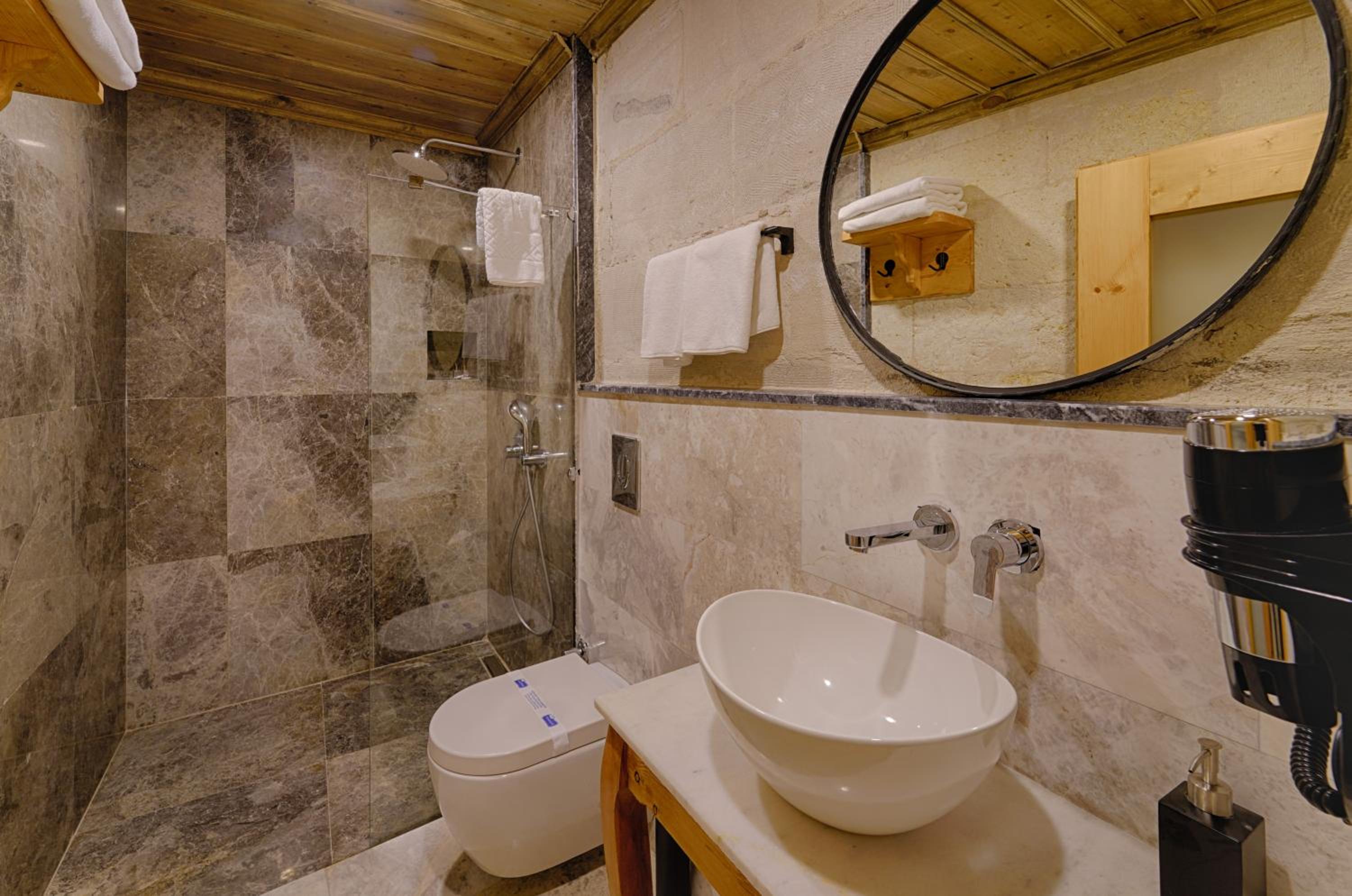 Concept Cave Suites - Image 60