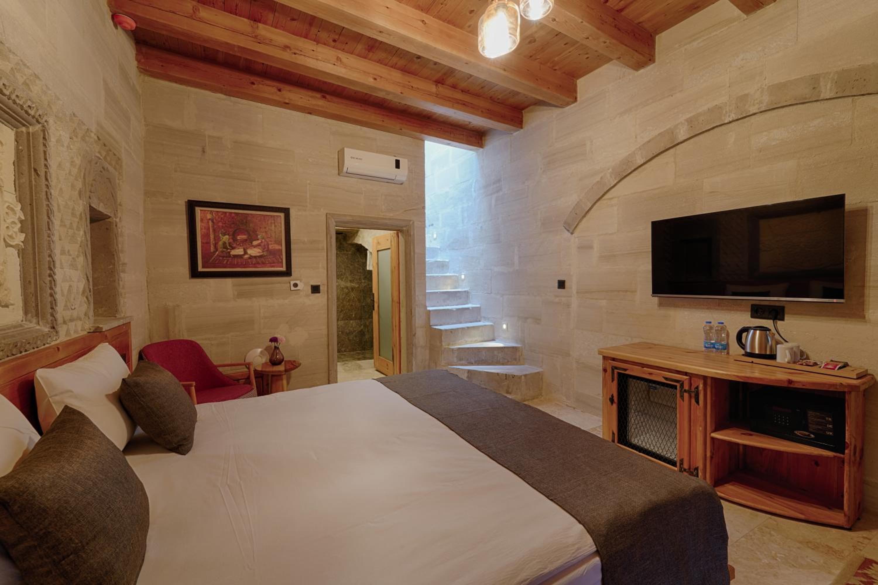 Concept Cave Suites - Image 33