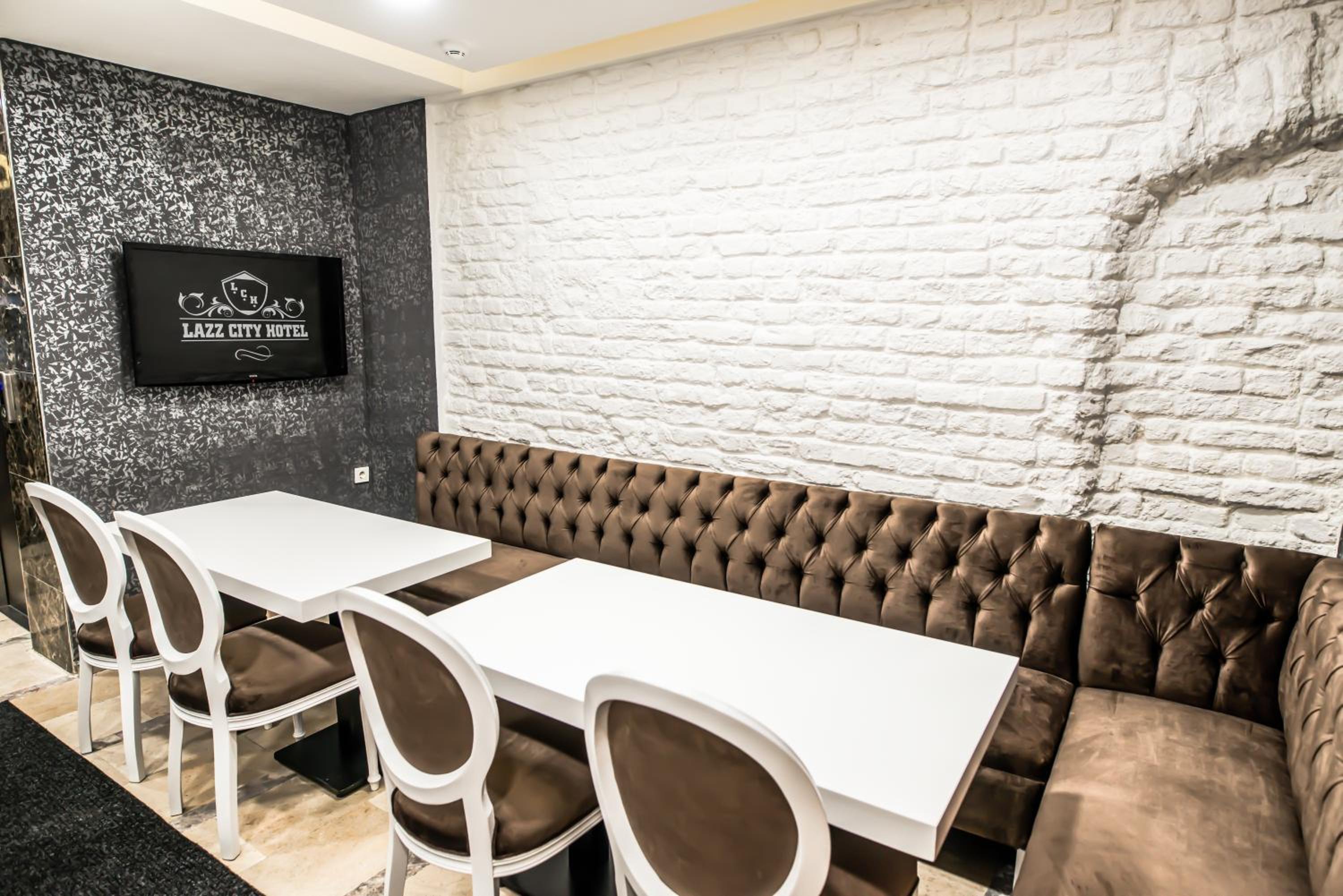 Lazz City Hotel - Image 54