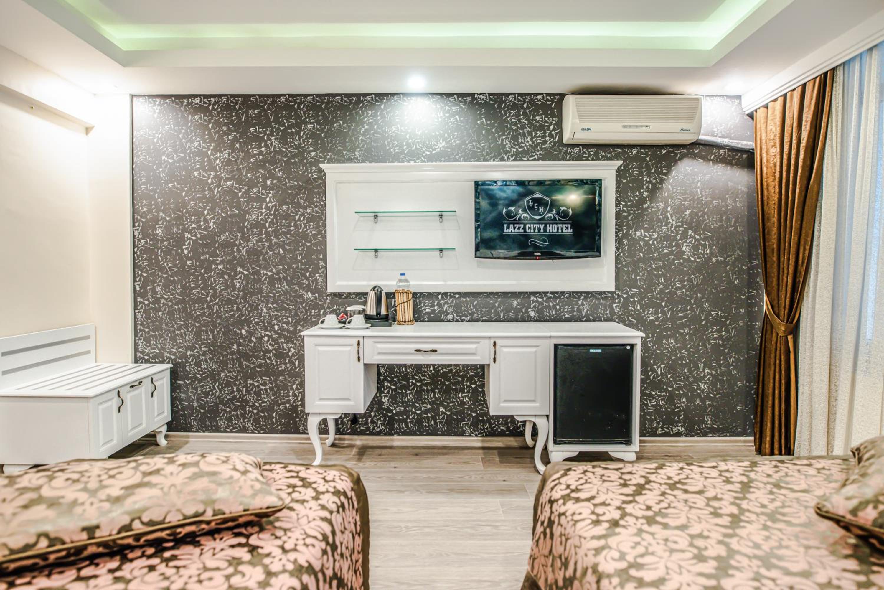 Lazz City Hotel - Image 14