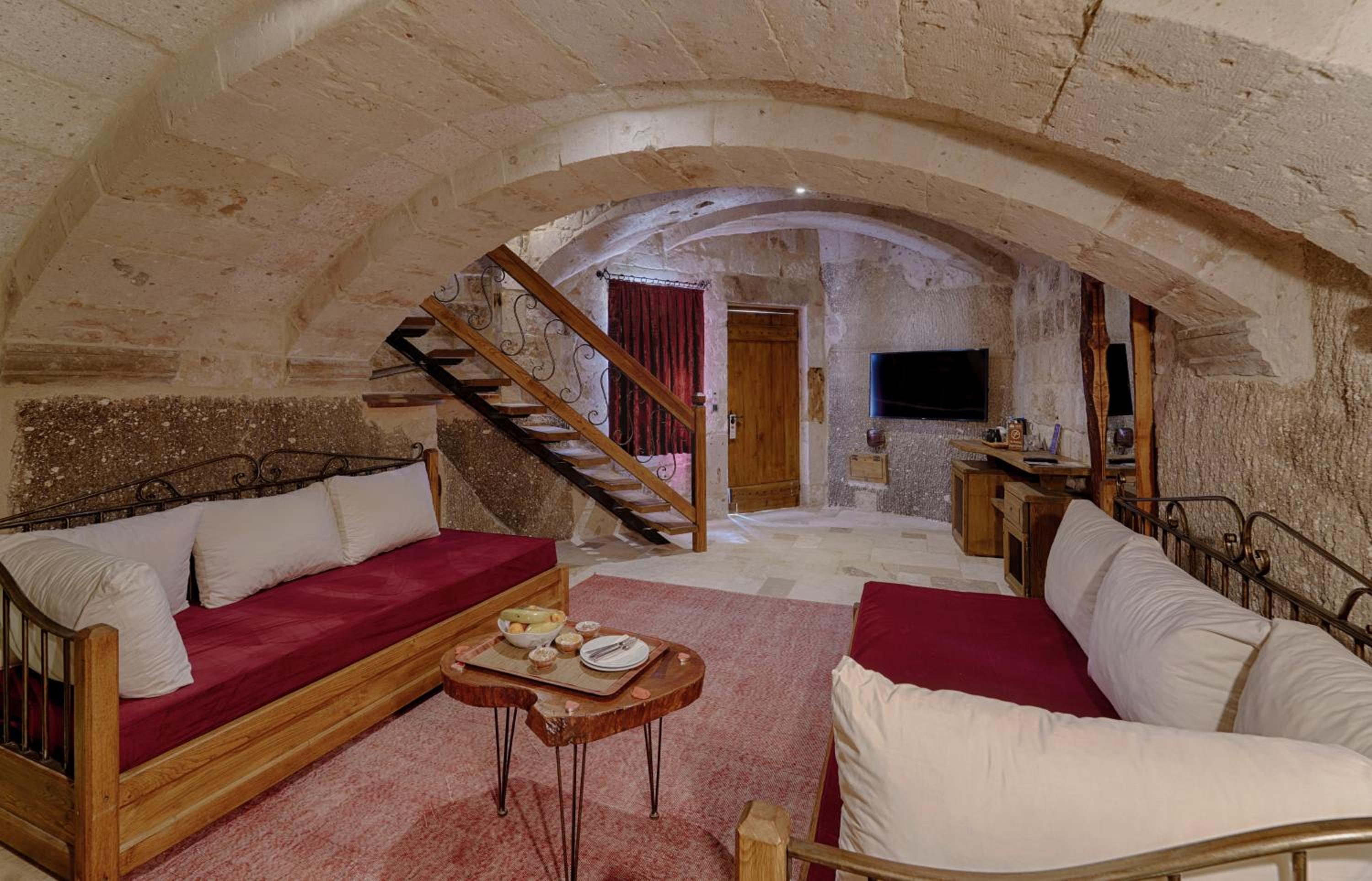 Hera Cave Suites - Image 183