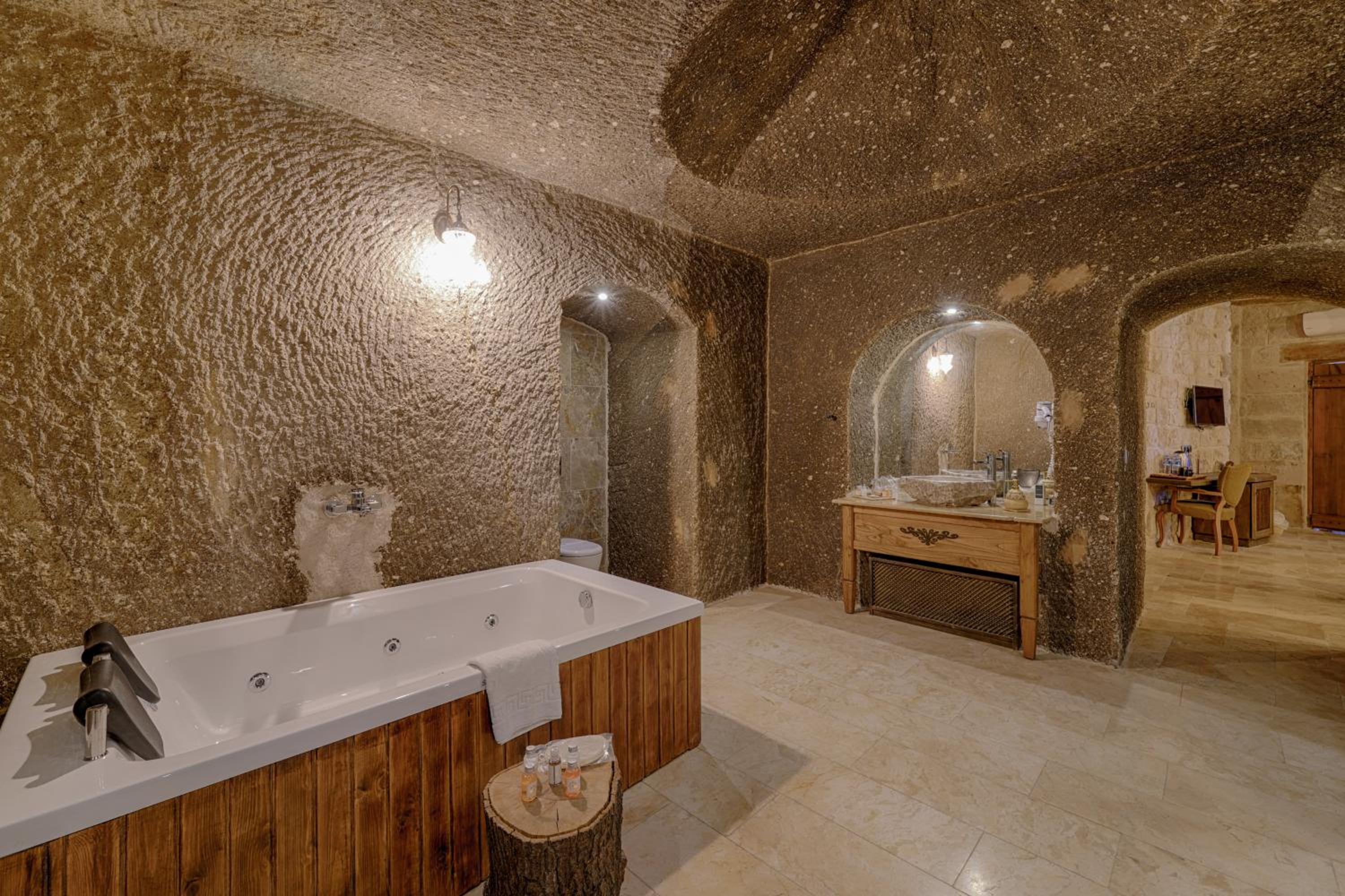 Hera Cave Suites - Image 185