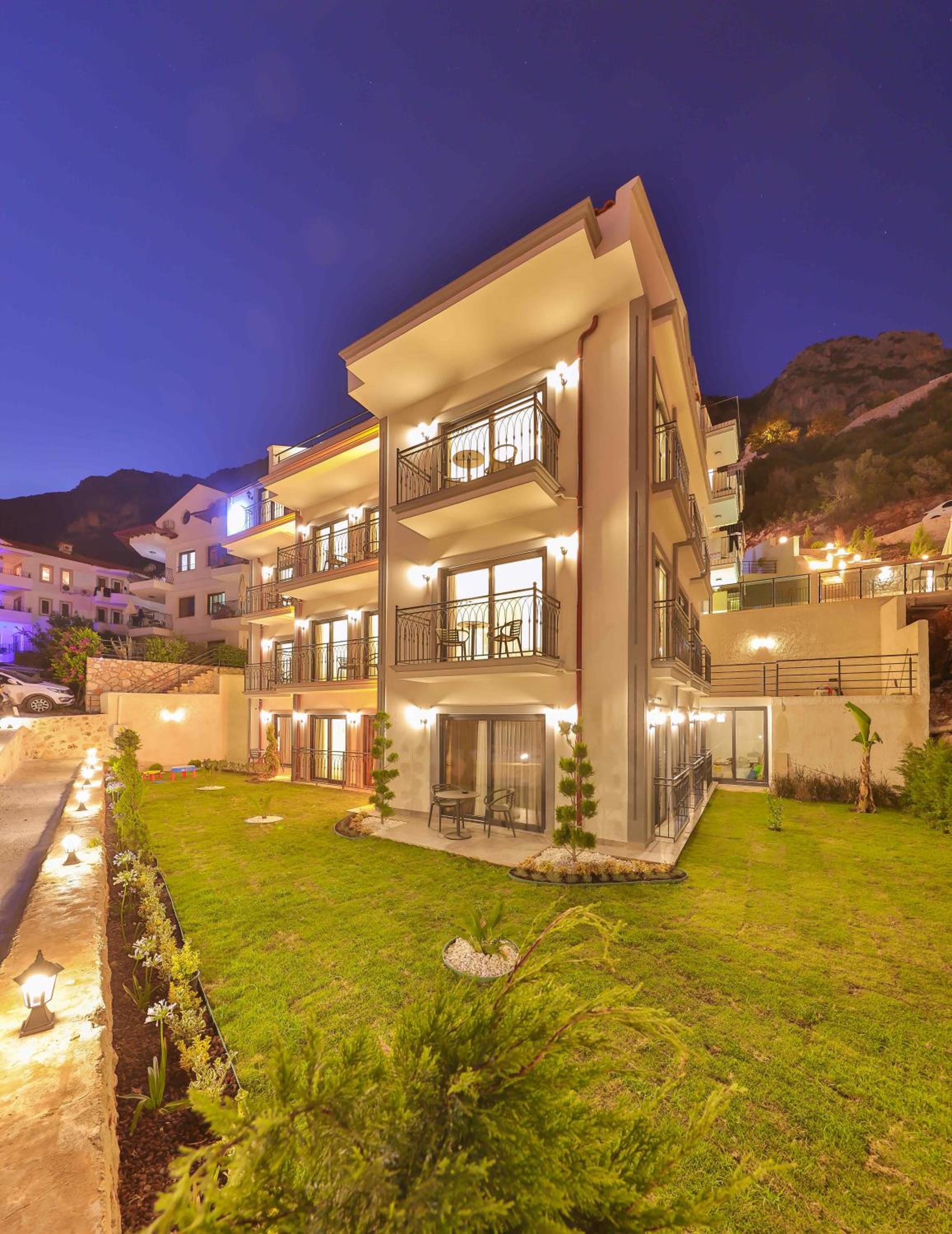 Lobelya Suites - Image 5