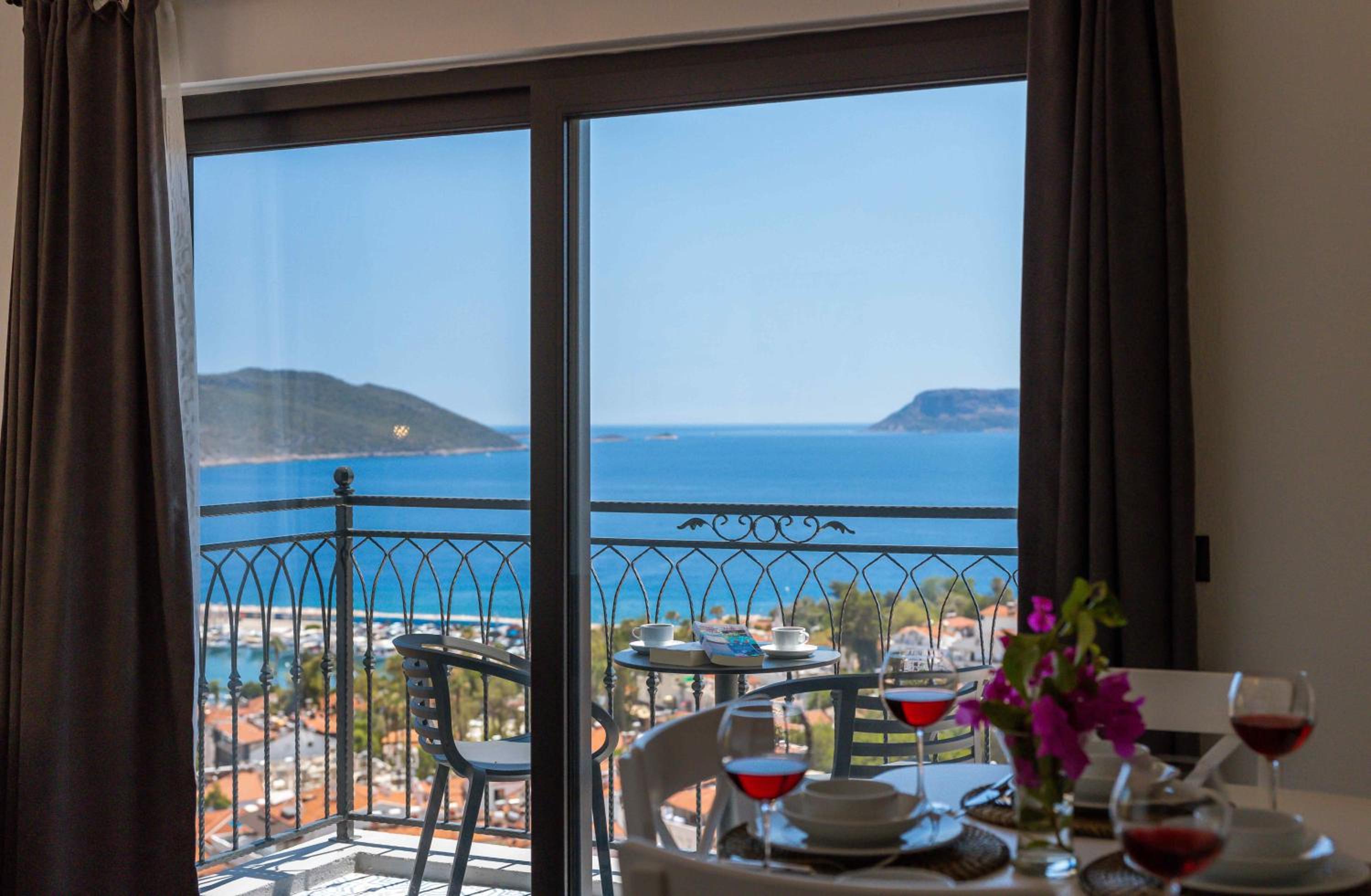 Lobelya Suites - Image 37