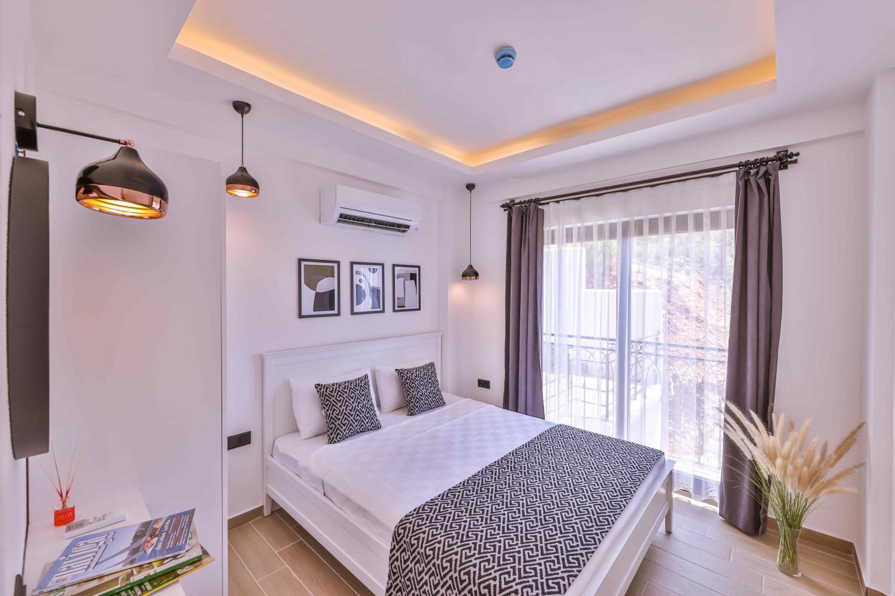 Lobelya Suites - Image 35