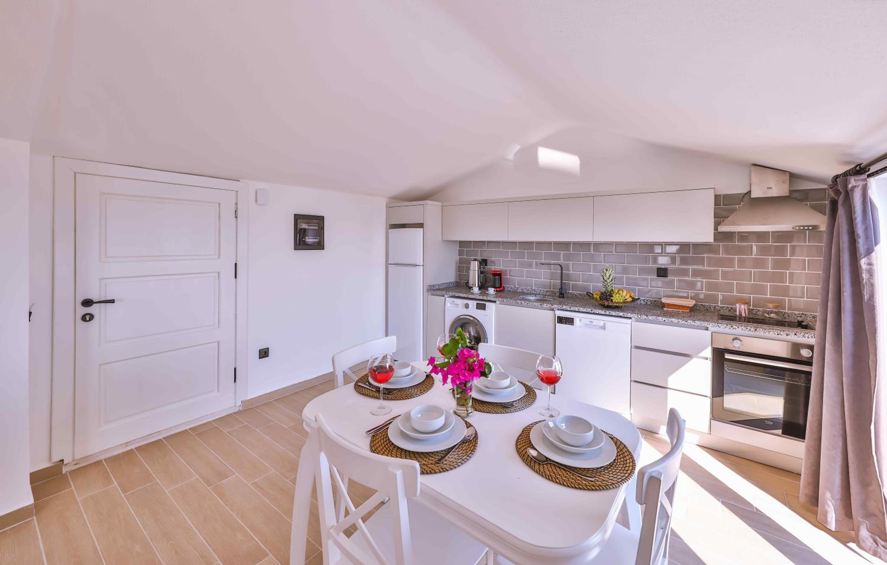 Lobelya Suites - Image 42