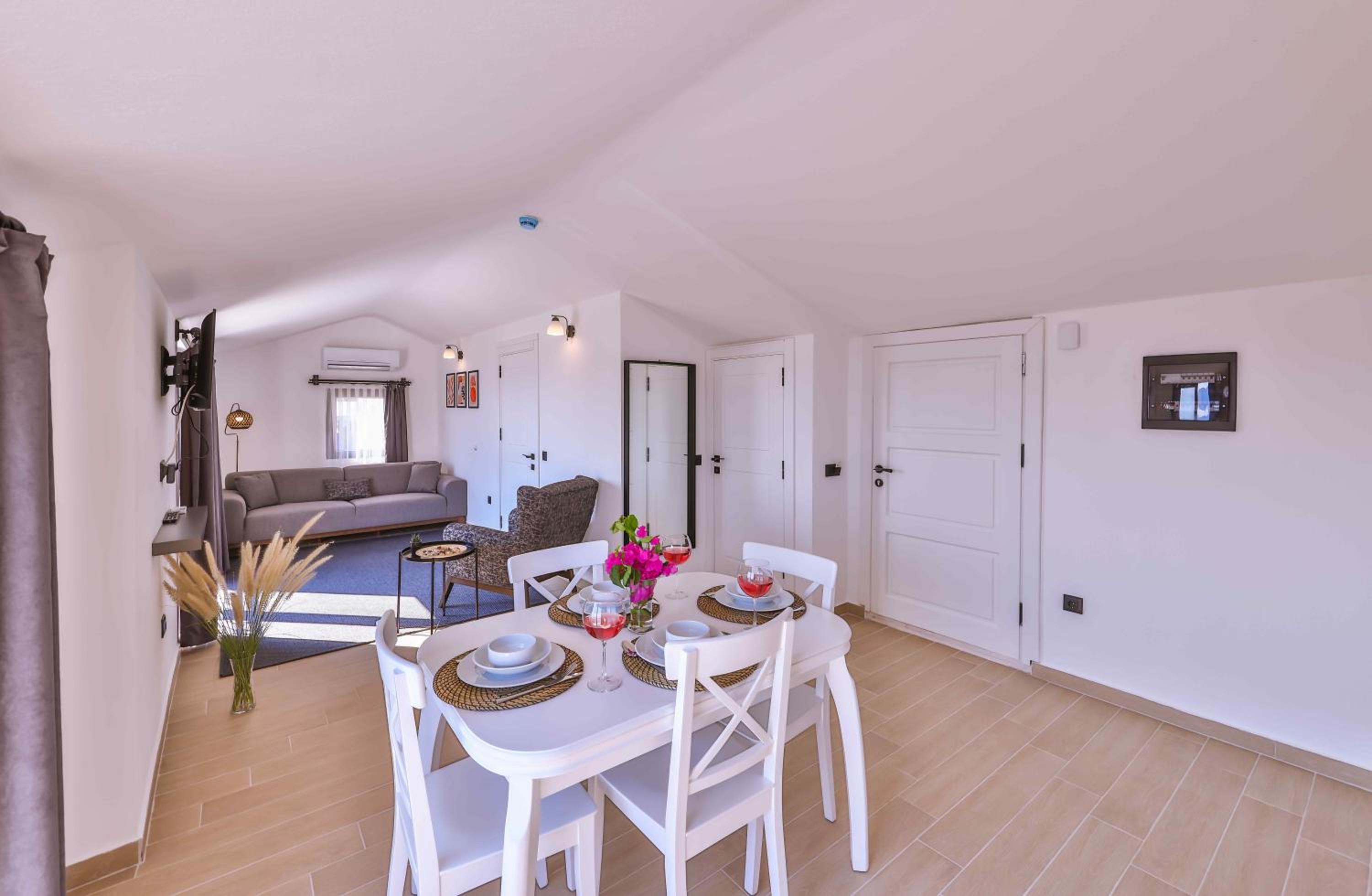 Lobelya Suites - Image 41