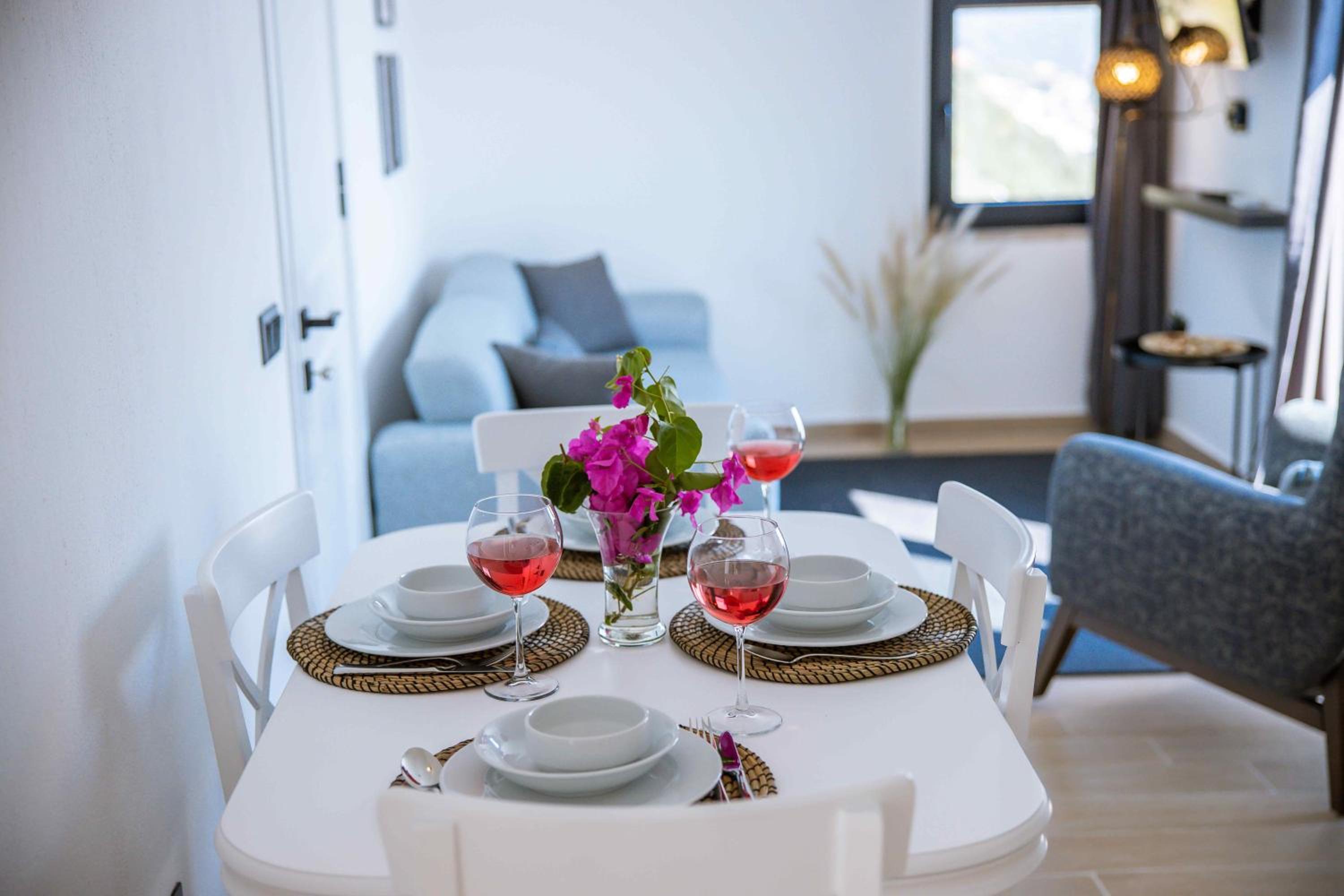 Lobelya Suites - Image 23