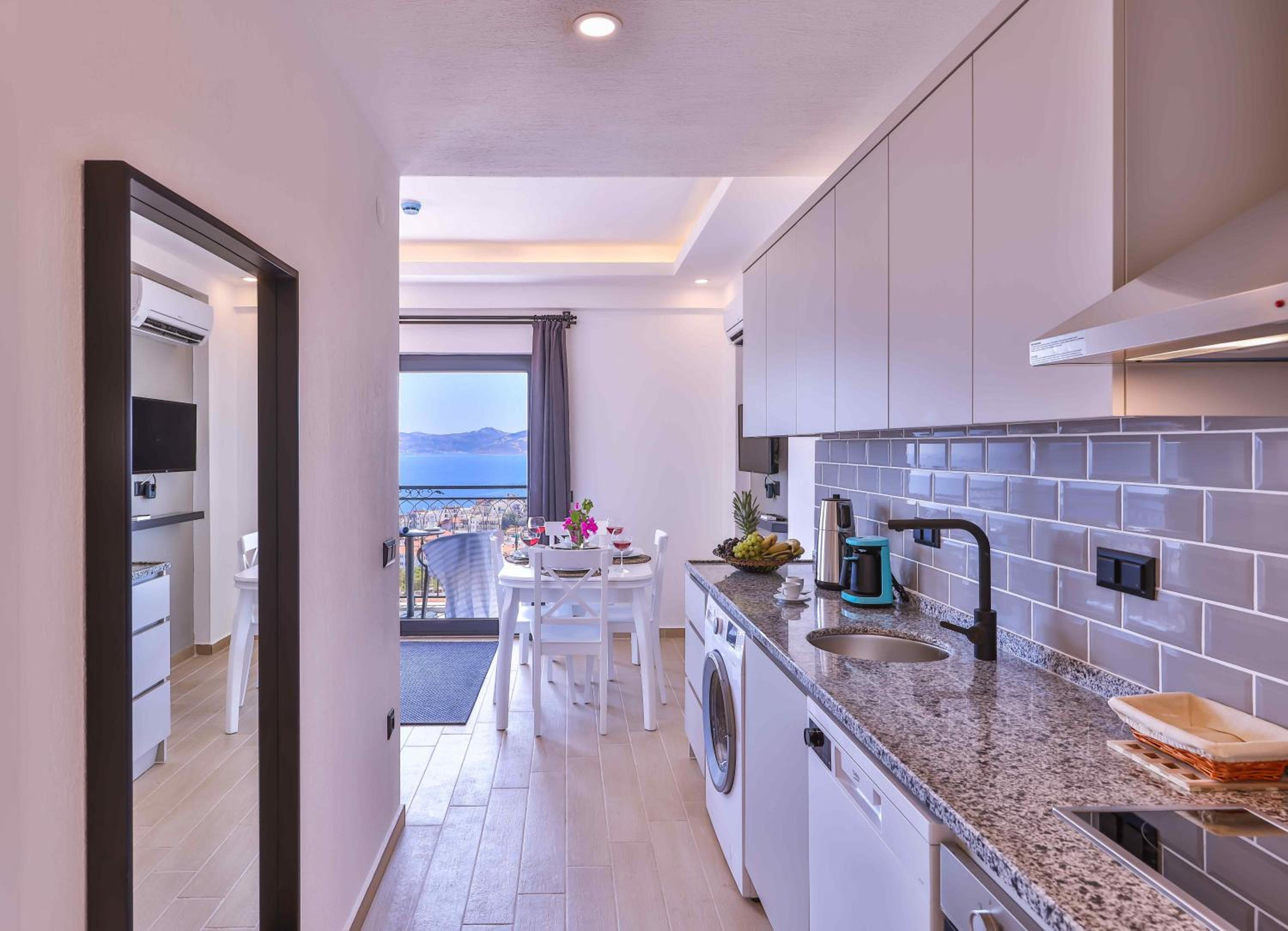 Lobelya Suites - Image 22