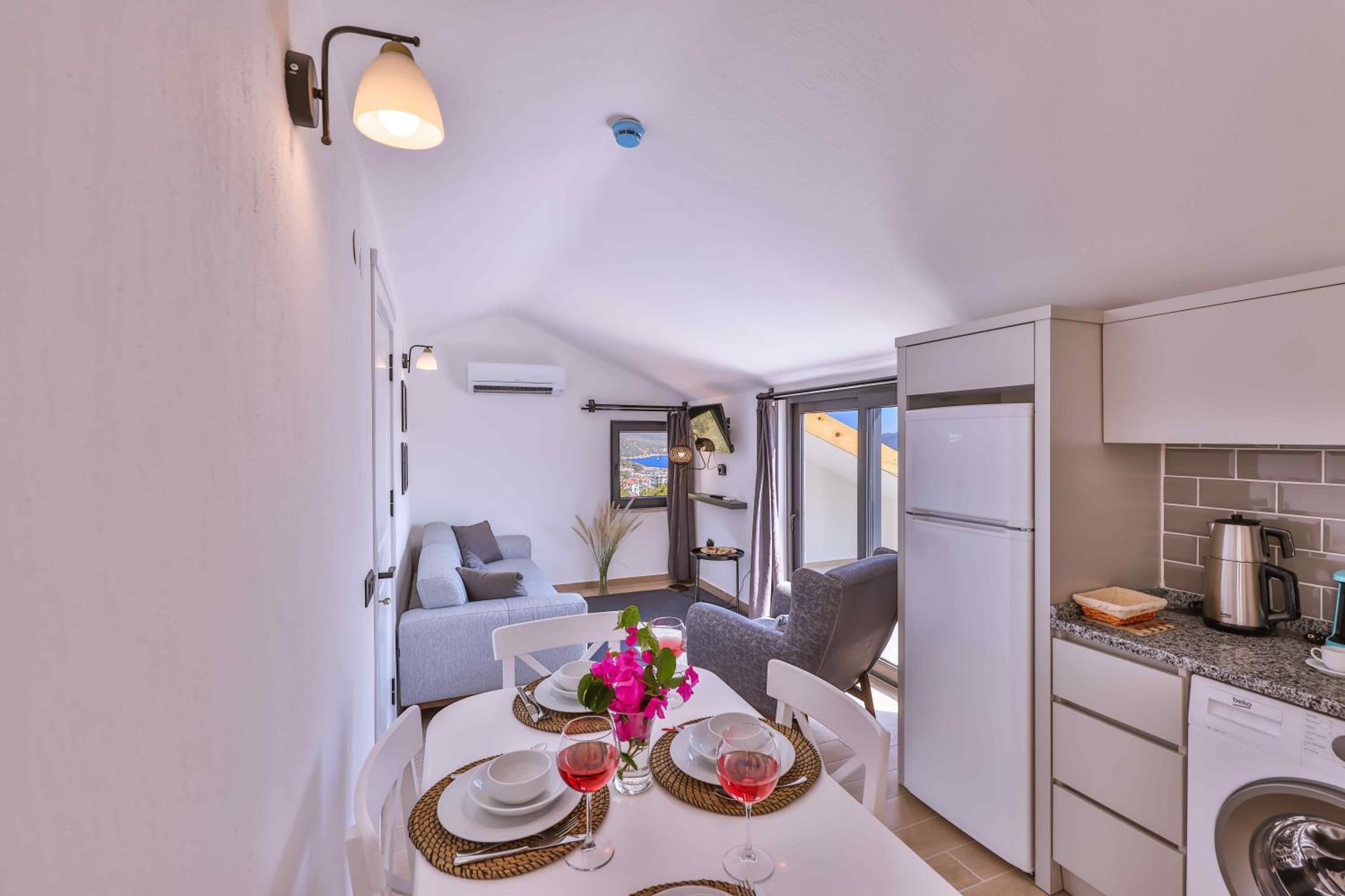 Lobelya Suites - Image 19