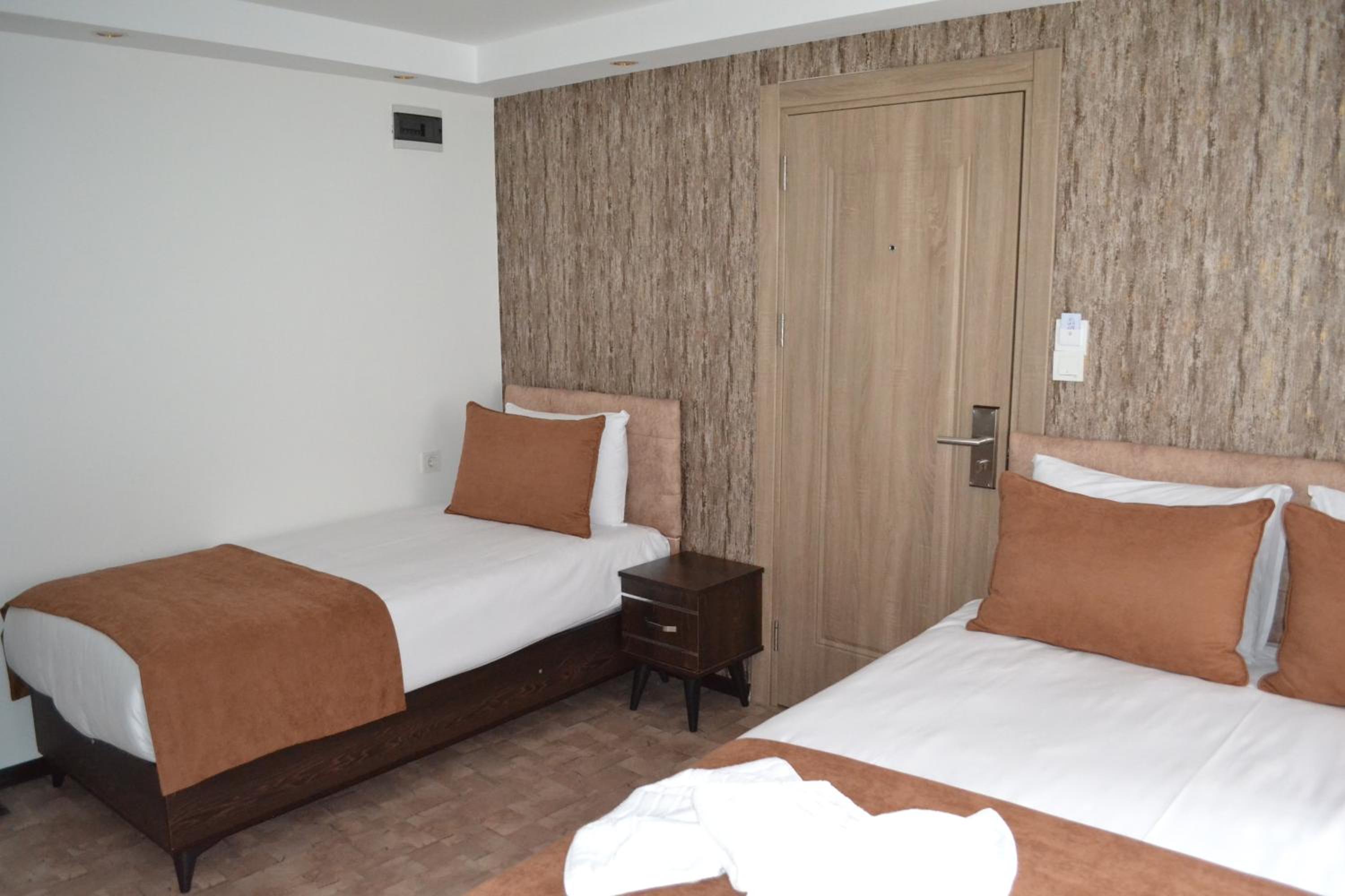 HOTEL GLOBAL 2022 becomes GLOBAL OTEL 2022. - Image 107