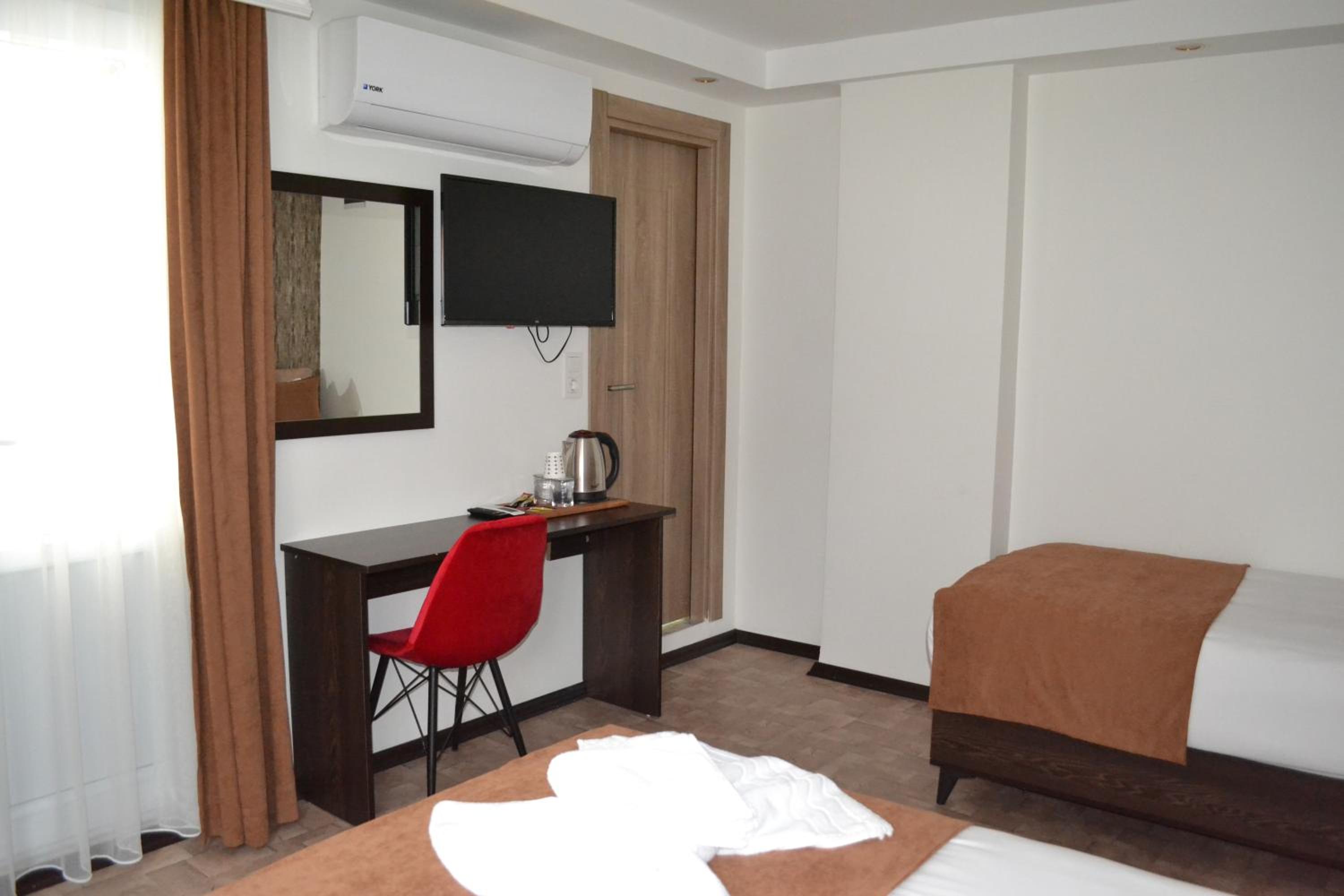 HOTEL GLOBAL 2022 becomes GLOBAL OTEL 2022. - Image 102