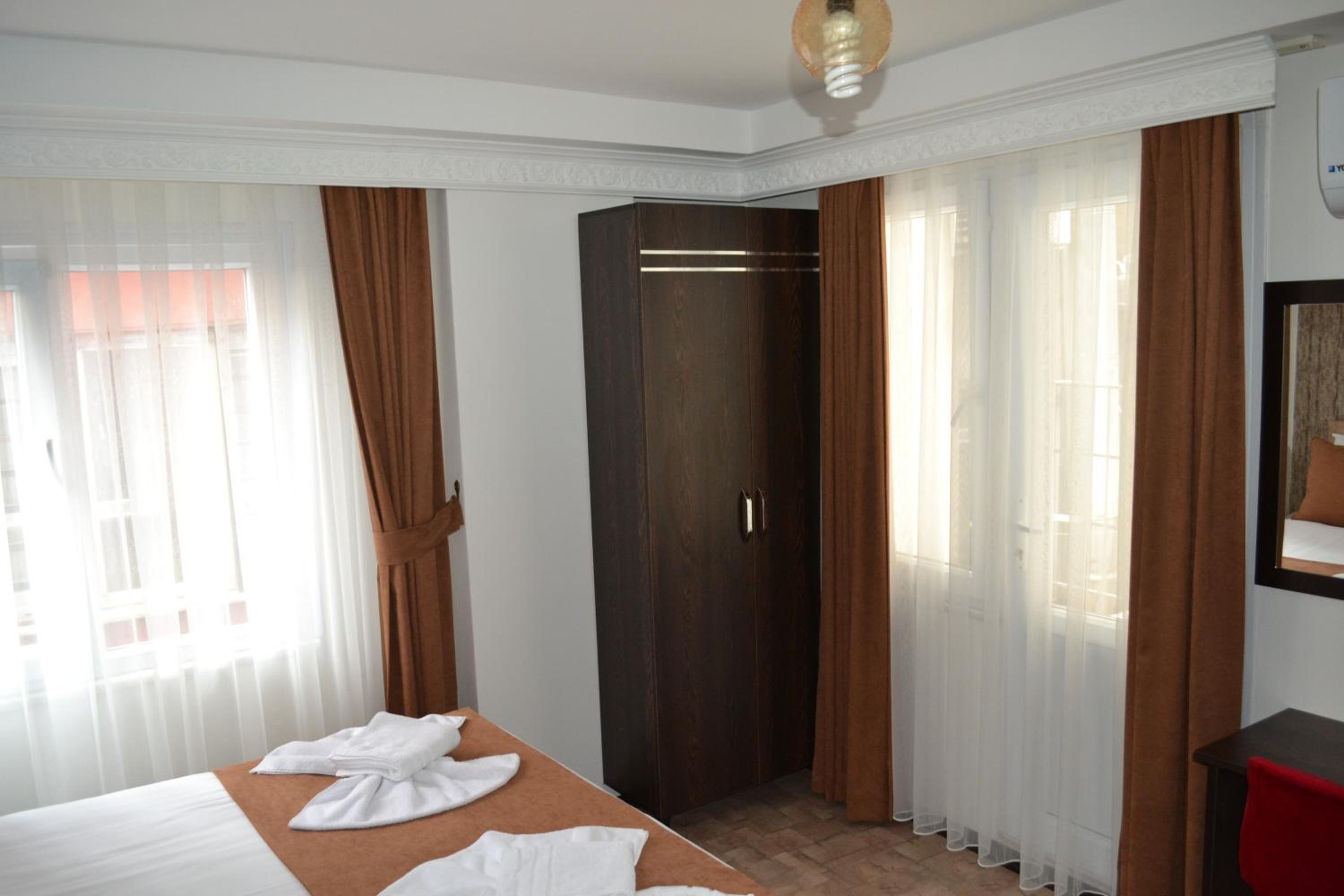 HOTEL GLOBAL 2022 becomes GLOBAL OTEL 2022. - Image 113