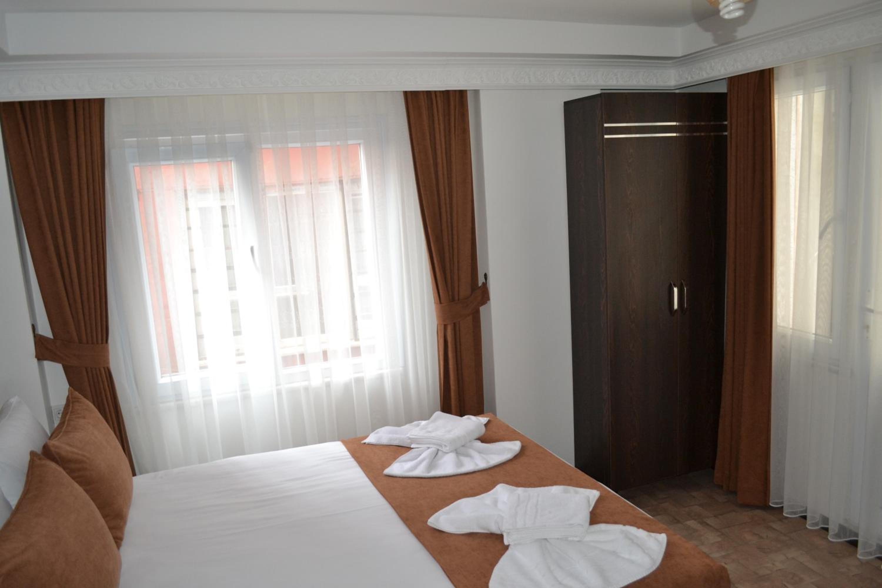 HOTEL GLOBAL 2022 becomes GLOBAL OTEL 2022. - Image 105