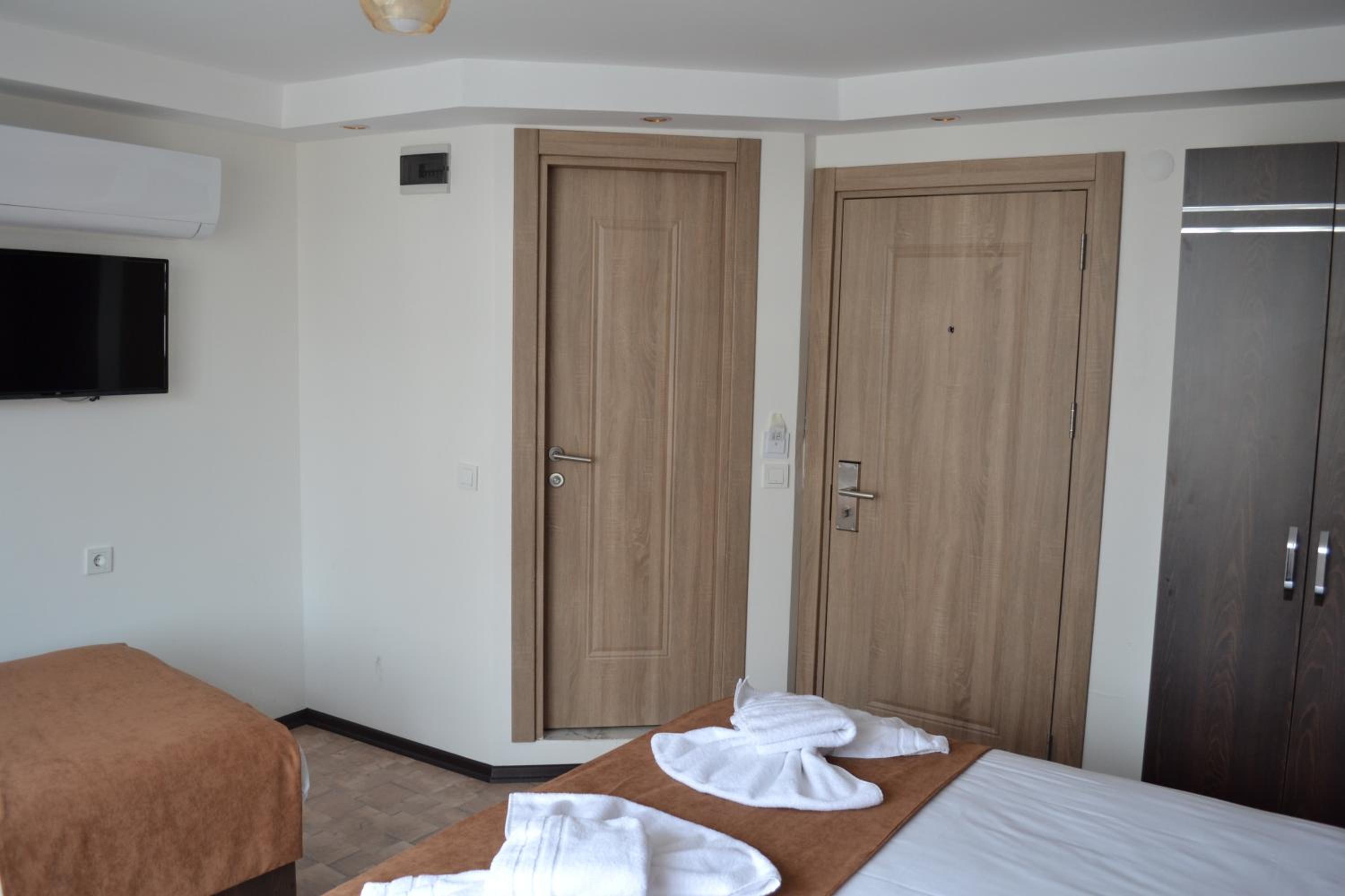 HOTEL GLOBAL 2022 becomes GLOBAL OTEL 2022. - Image 49