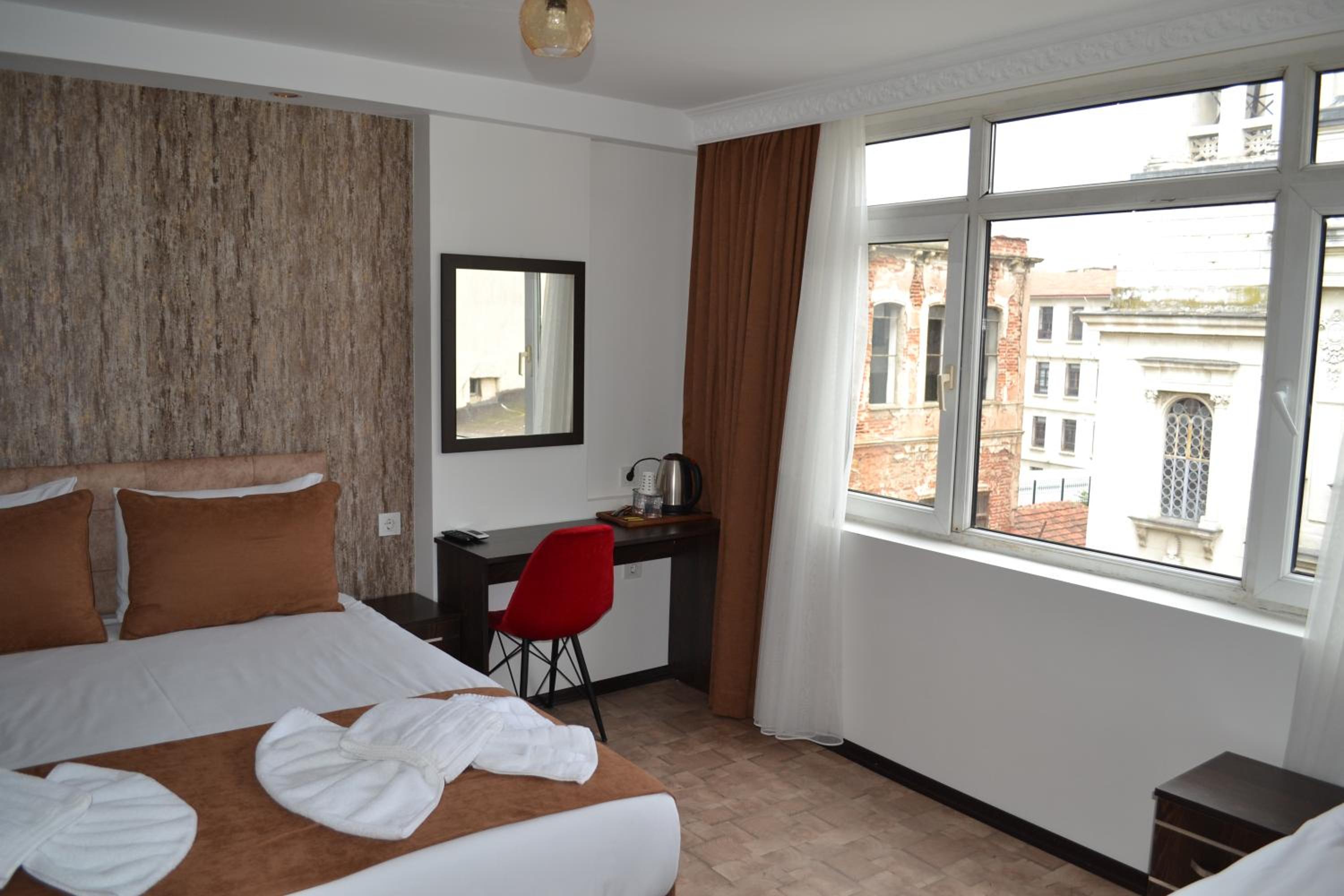 HOTEL GLOBAL 2022 becomes GLOBAL OTEL 2022. - Image 61