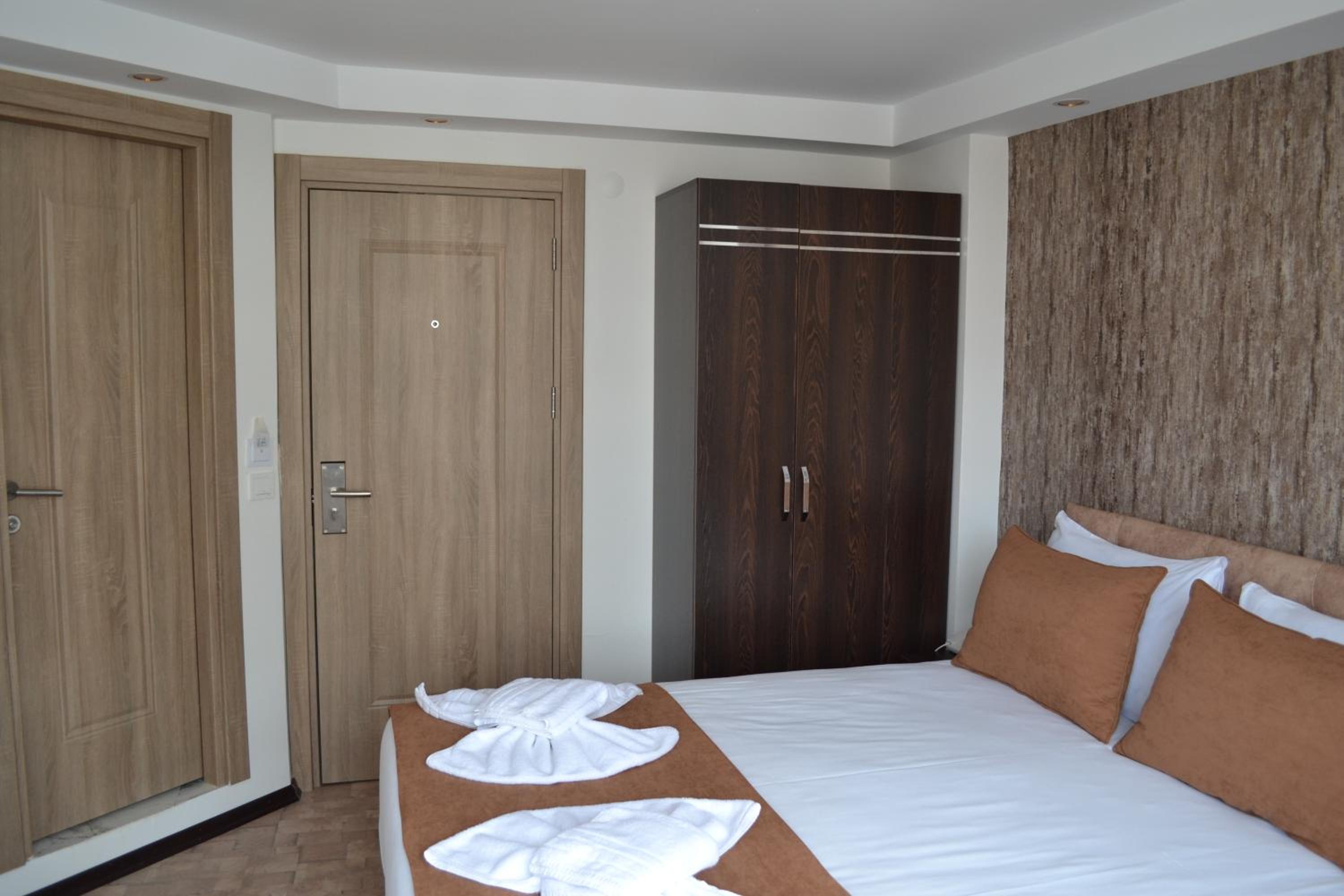 HOTEL GLOBAL 2022 becomes GLOBAL OTEL 2022. - Image 56
