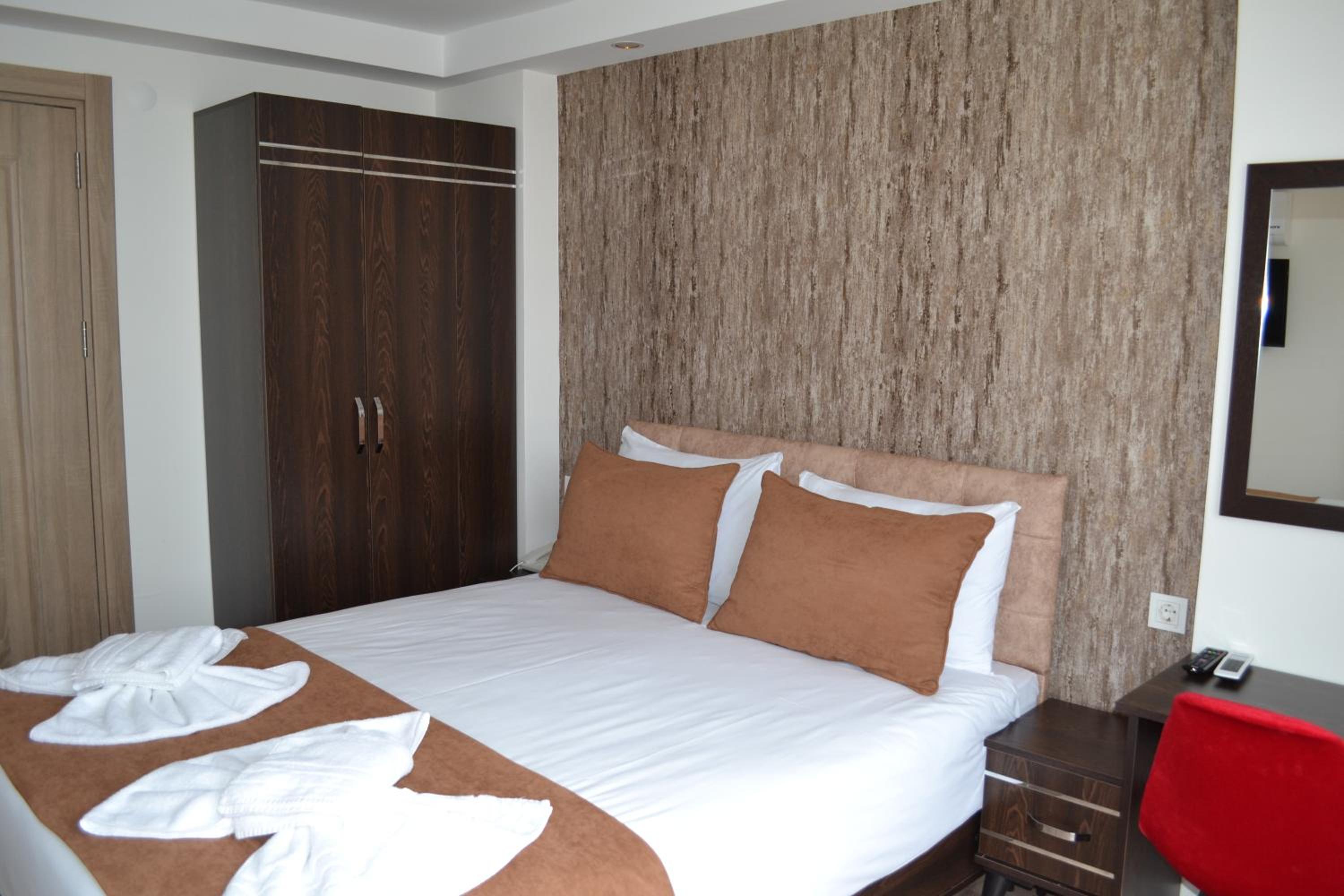 HOTEL GLOBAL 2022 becomes GLOBAL OTEL 2022. - Image 55