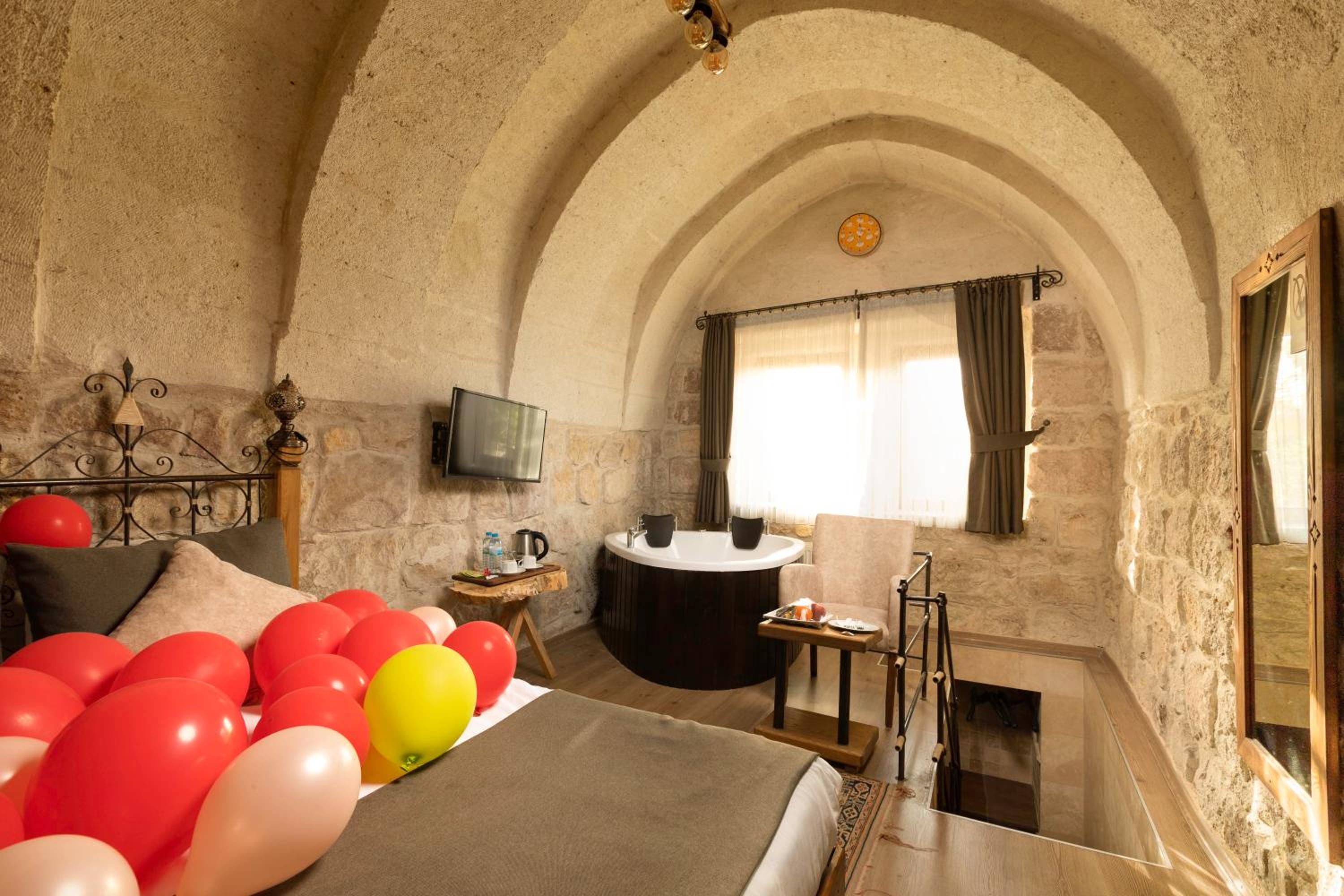 Maron Stone House - Image 31
