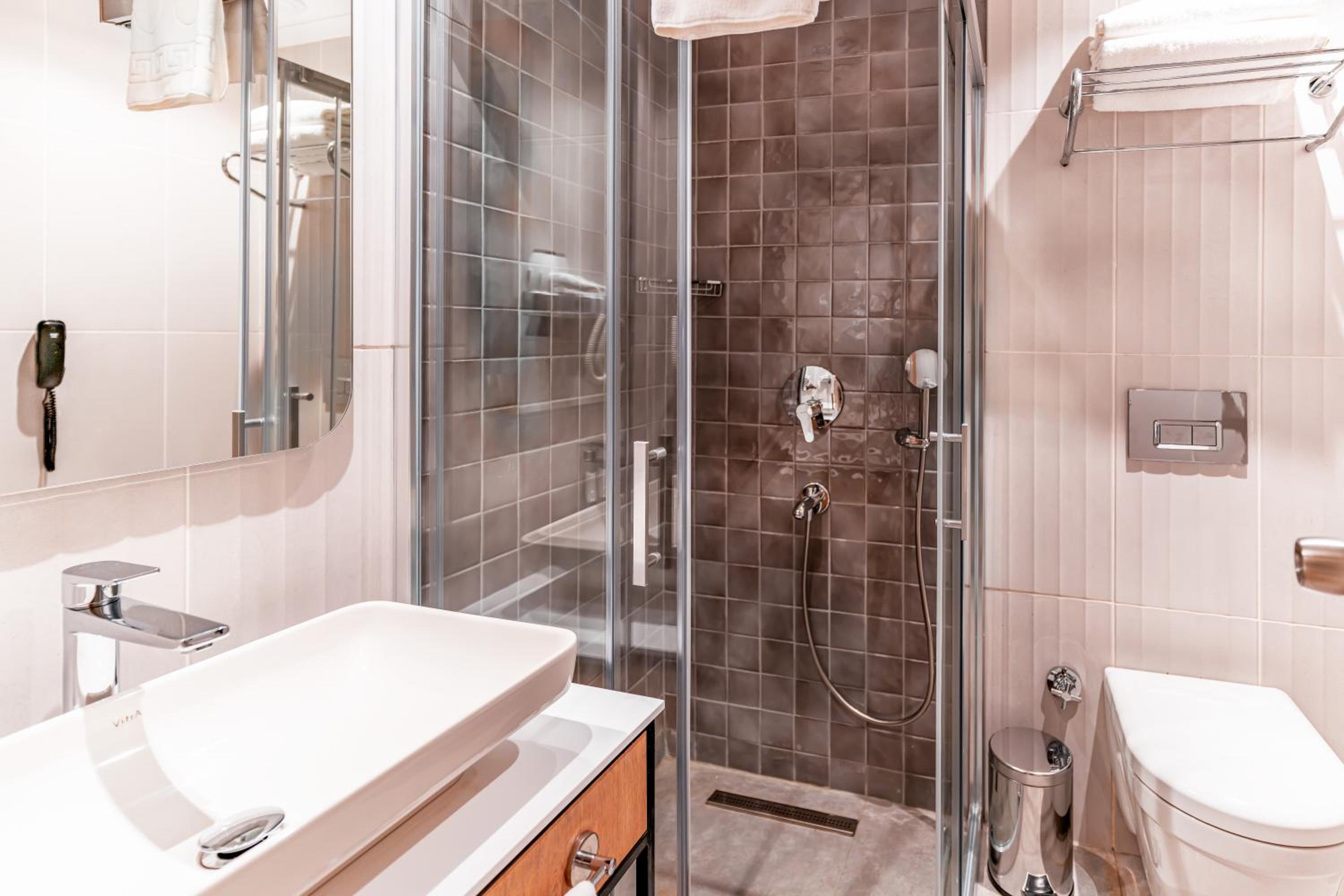 PEARLY HOTEL - Image 28
