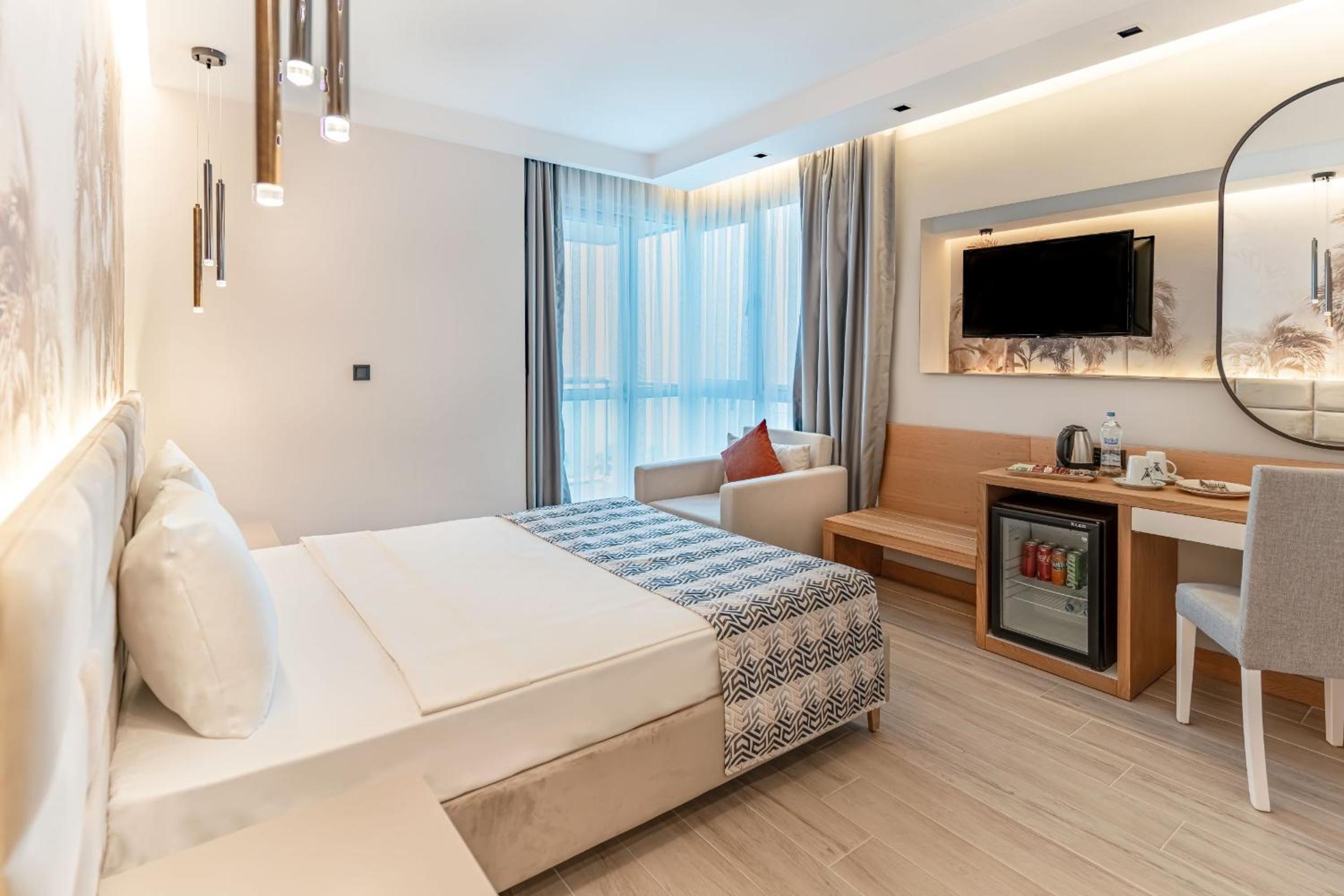 PEARLY HOTEL - Image 11