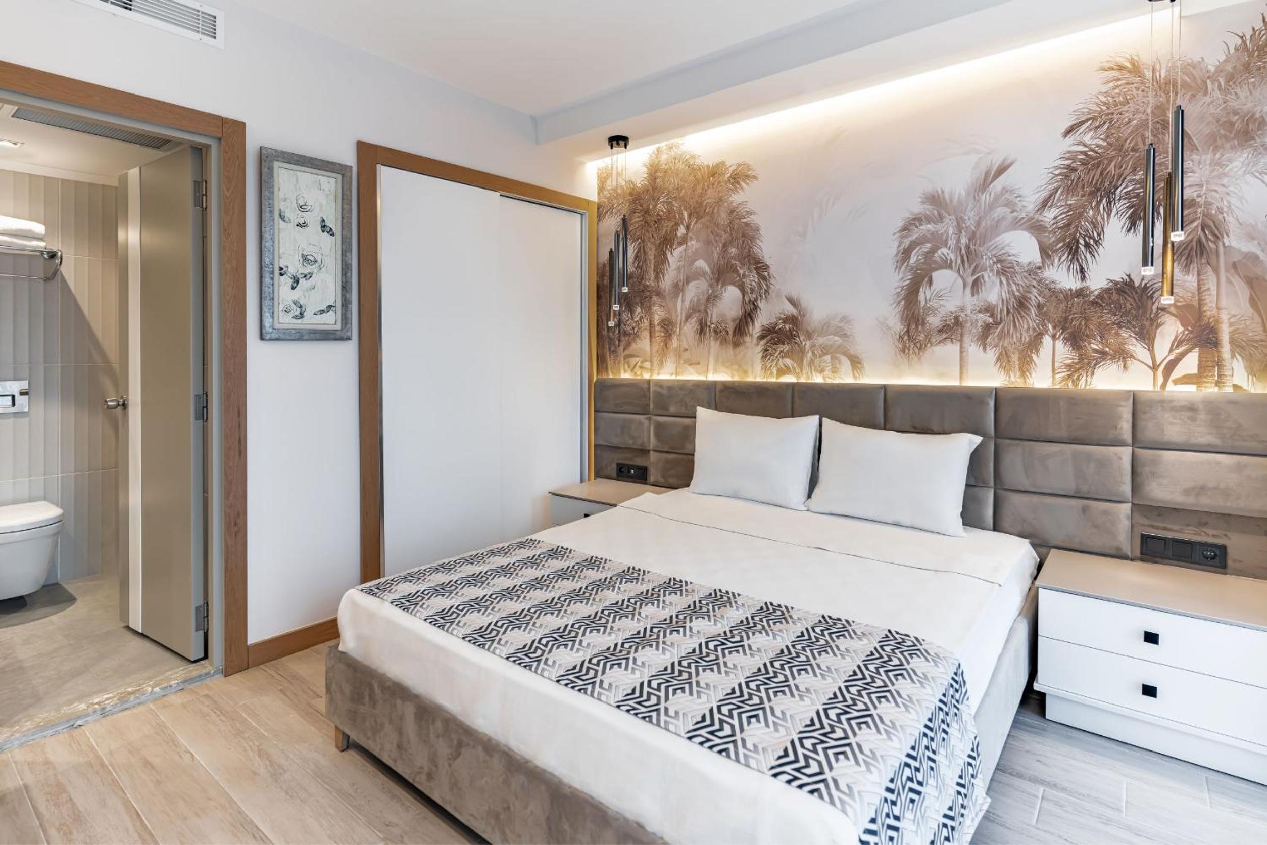 PEARLY HOTEL - Image 29