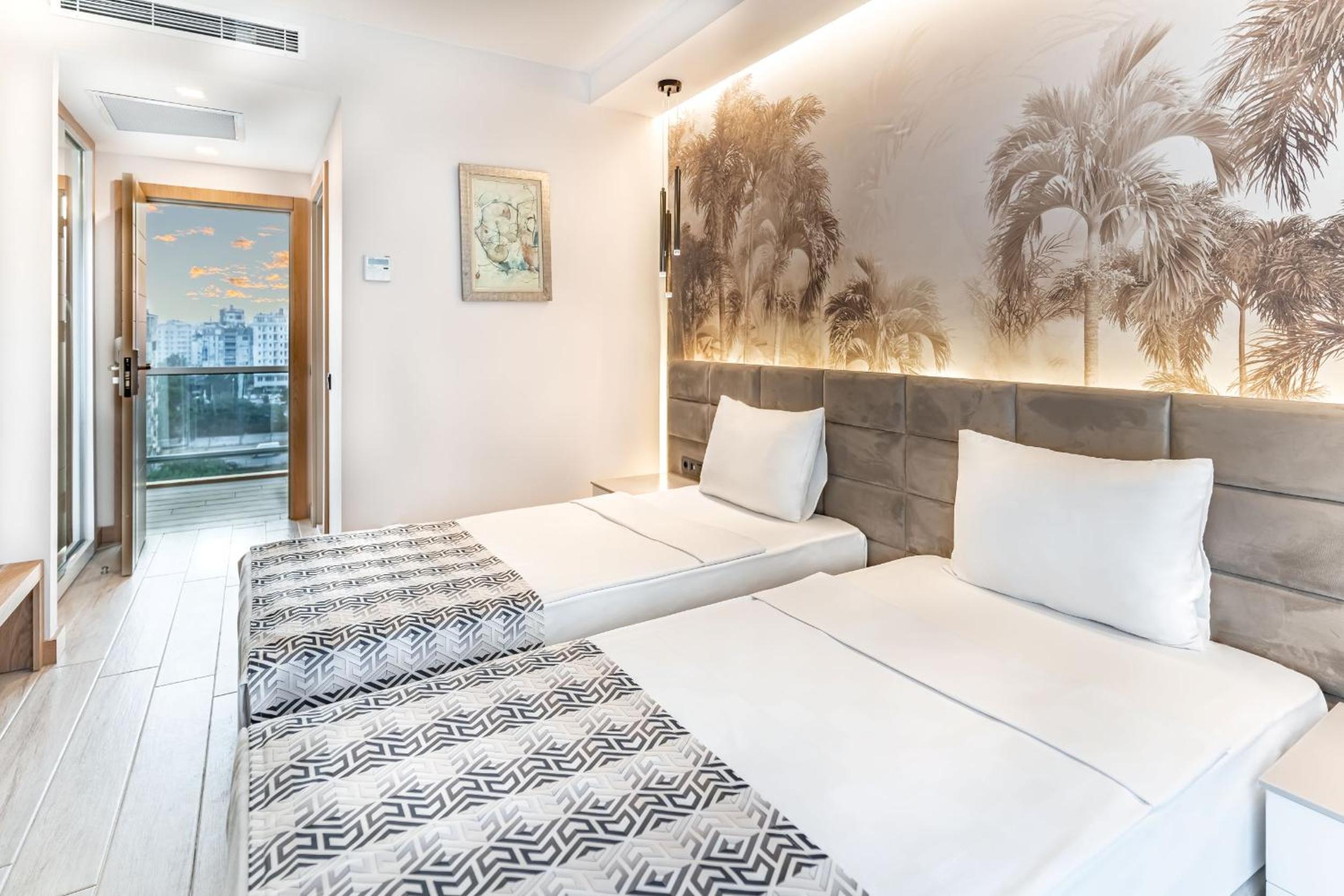 PEARLY HOTEL - Image 32