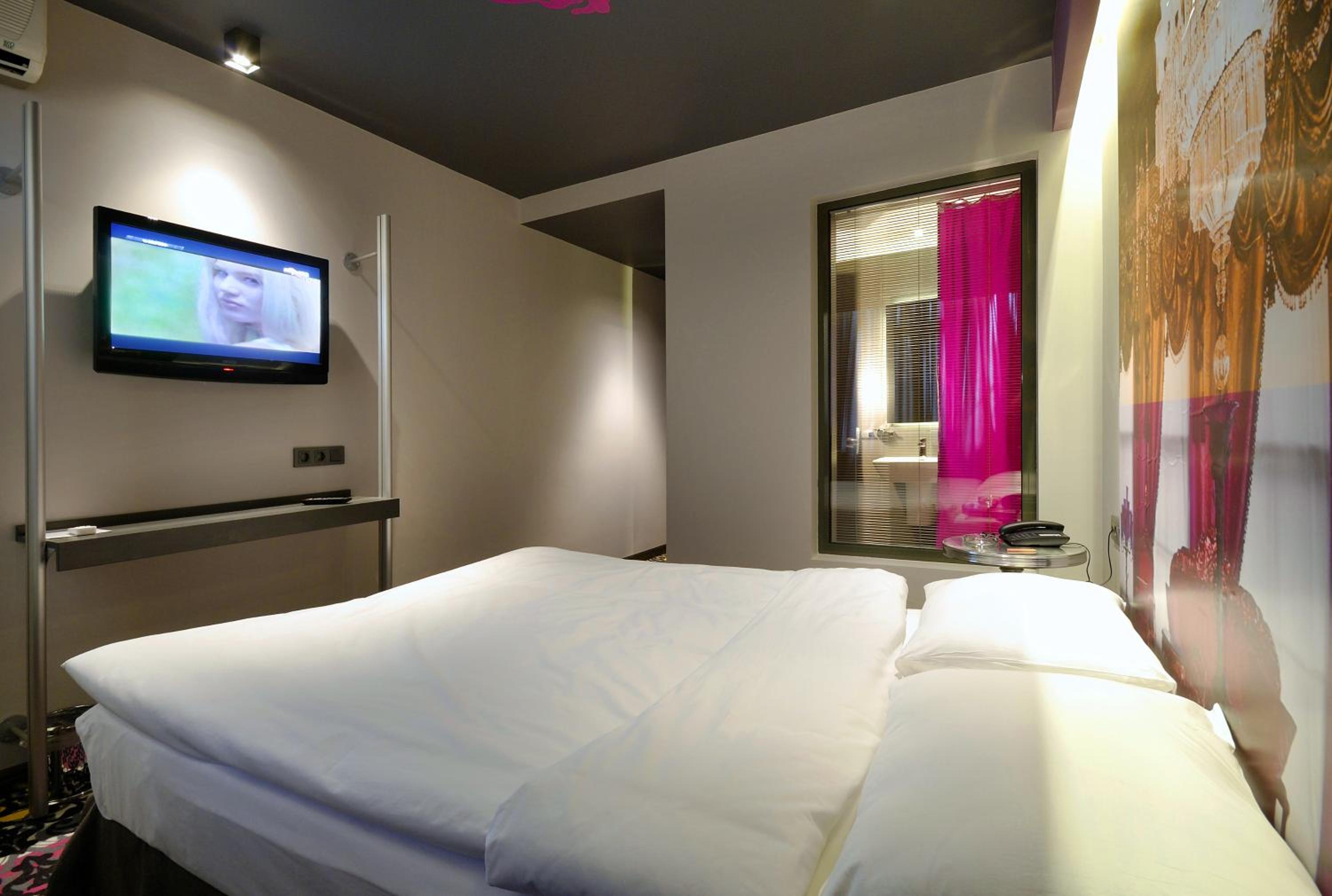 Tulip City Hotel - Image 44