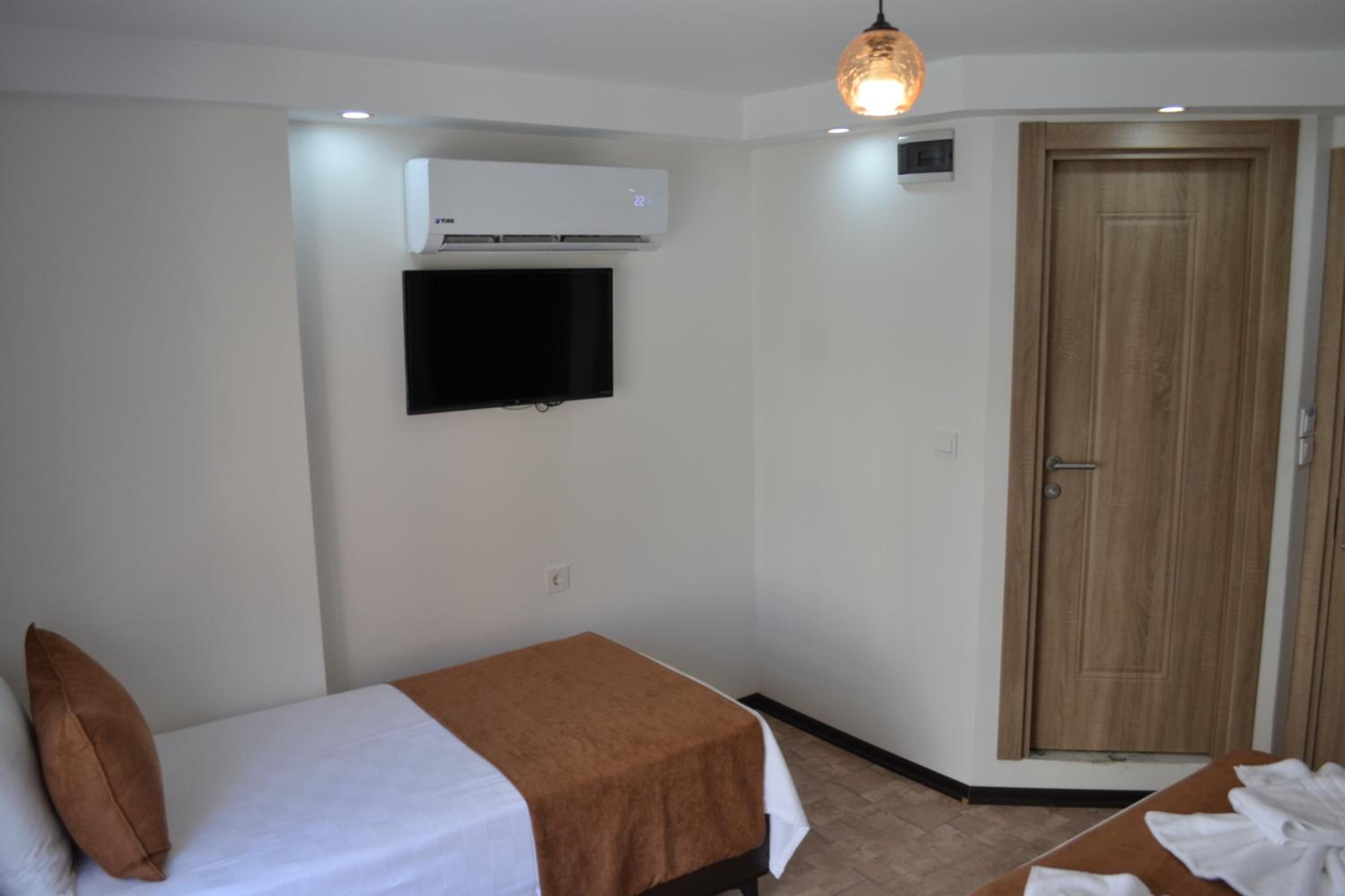 HOTEL GLOBAL 2022 becomes GLOBAL OTEL 2022. - Image 77