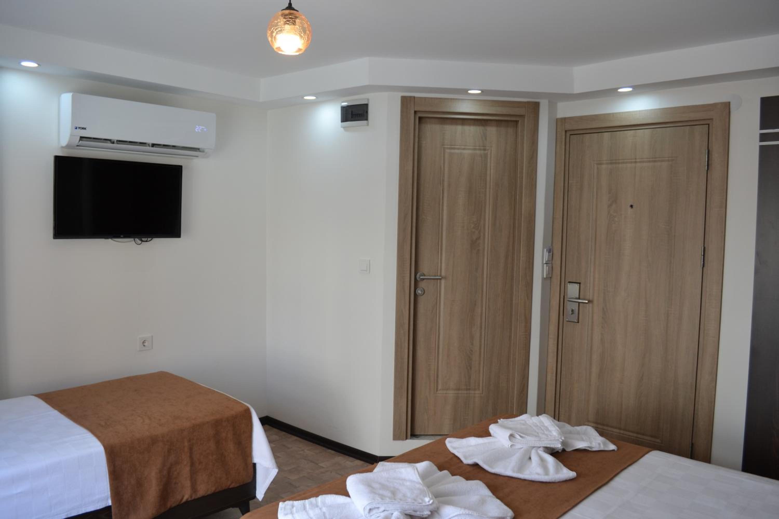 HOTEL GLOBAL 2022 becomes GLOBAL OTEL 2022. - Image 75