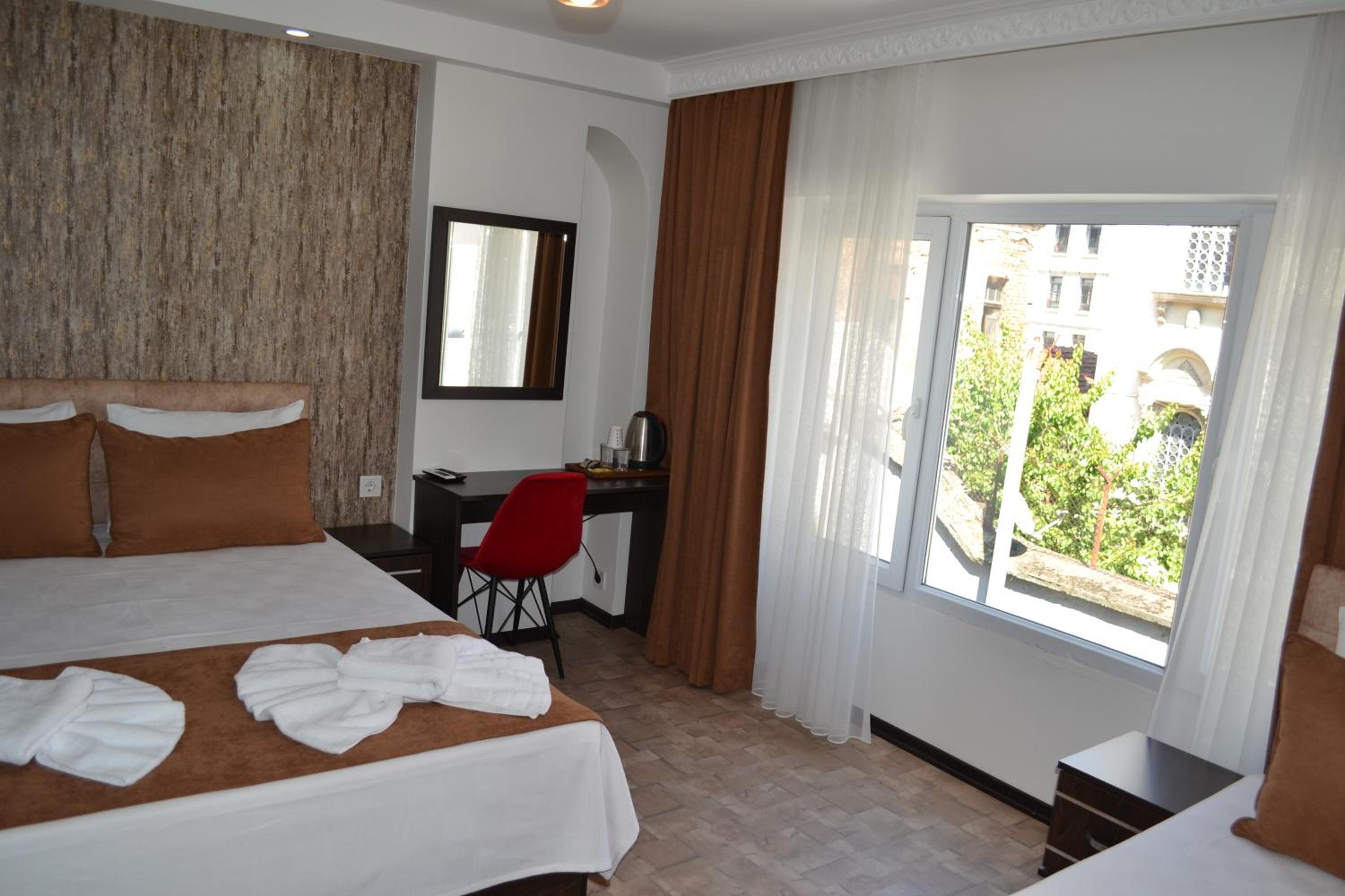 HOTEL GLOBAL 2022 becomes GLOBAL OTEL 2022. - Image 76