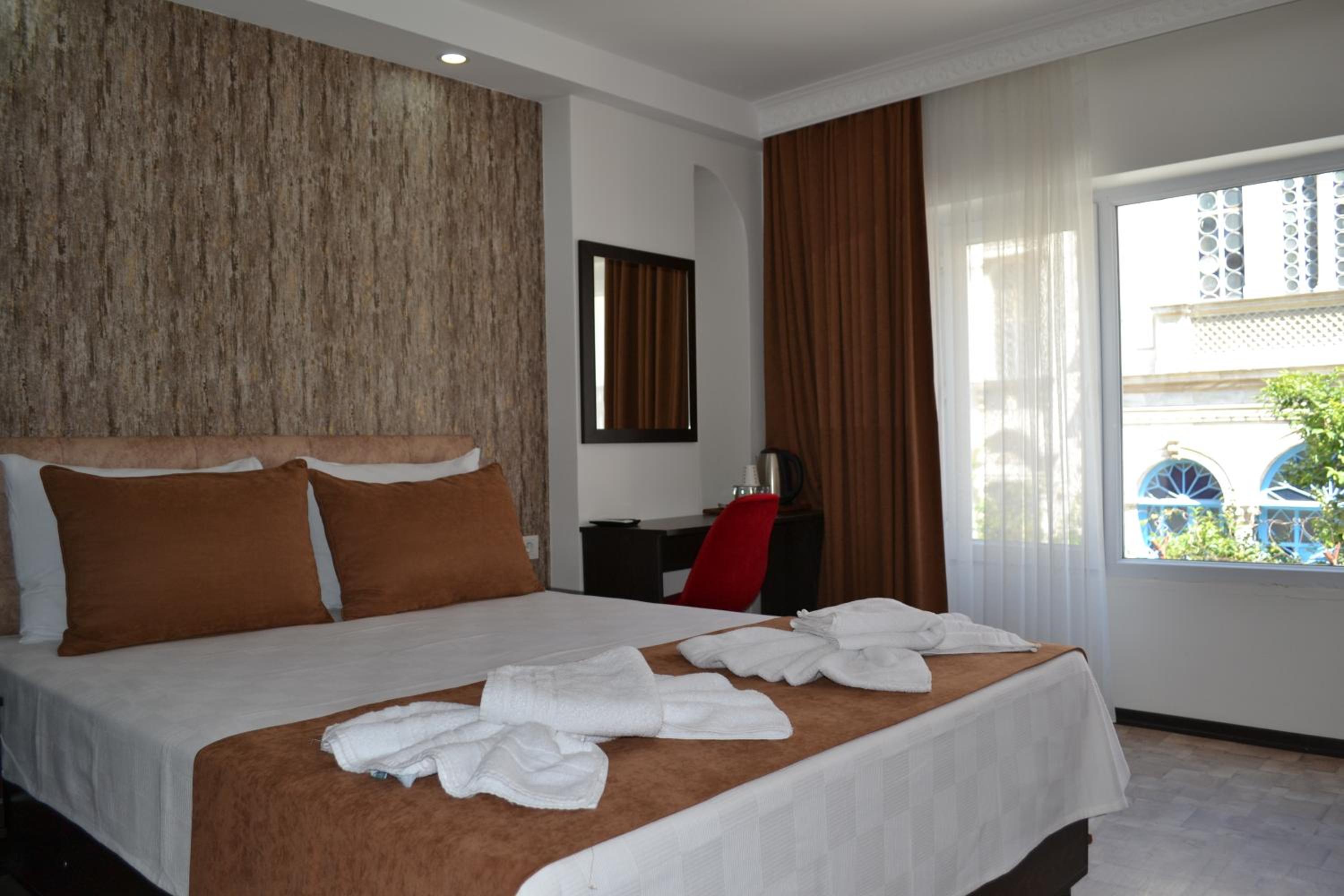 HOTEL GLOBAL 2022 becomes GLOBAL OTEL 2022. - Image 101