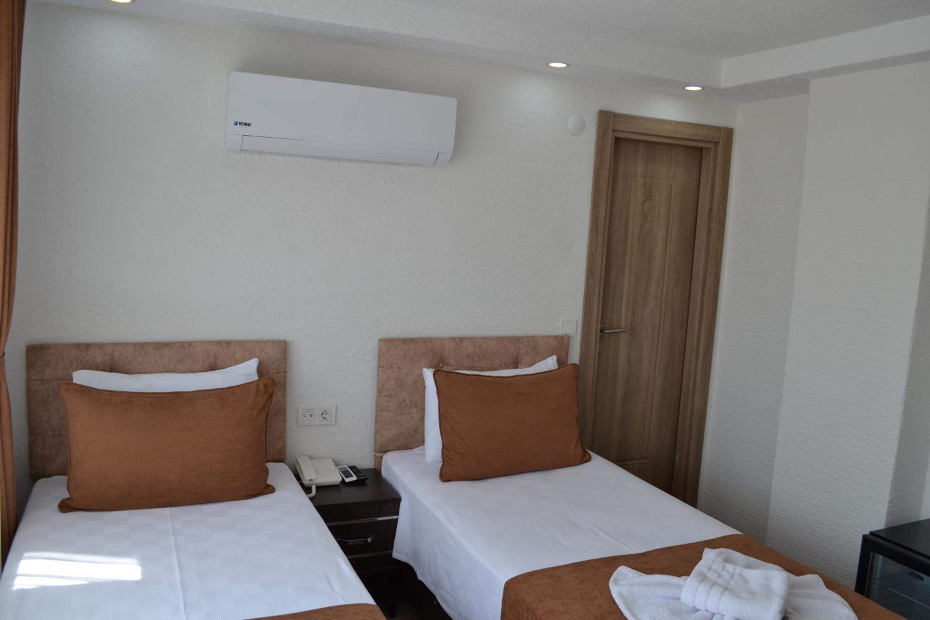 HOTEL GLOBAL 2022 becomes GLOBAL OTEL 2022. - Image 82