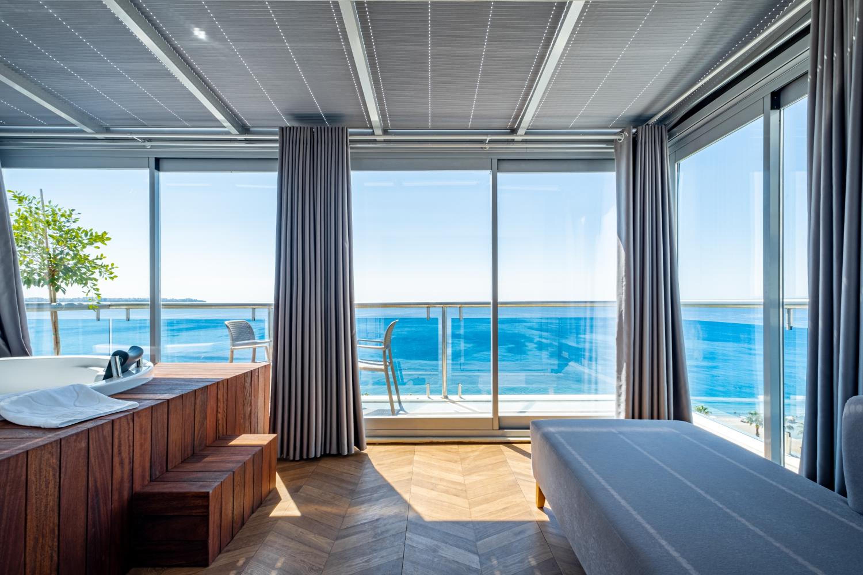 PEARLY HOTEL - Image 36