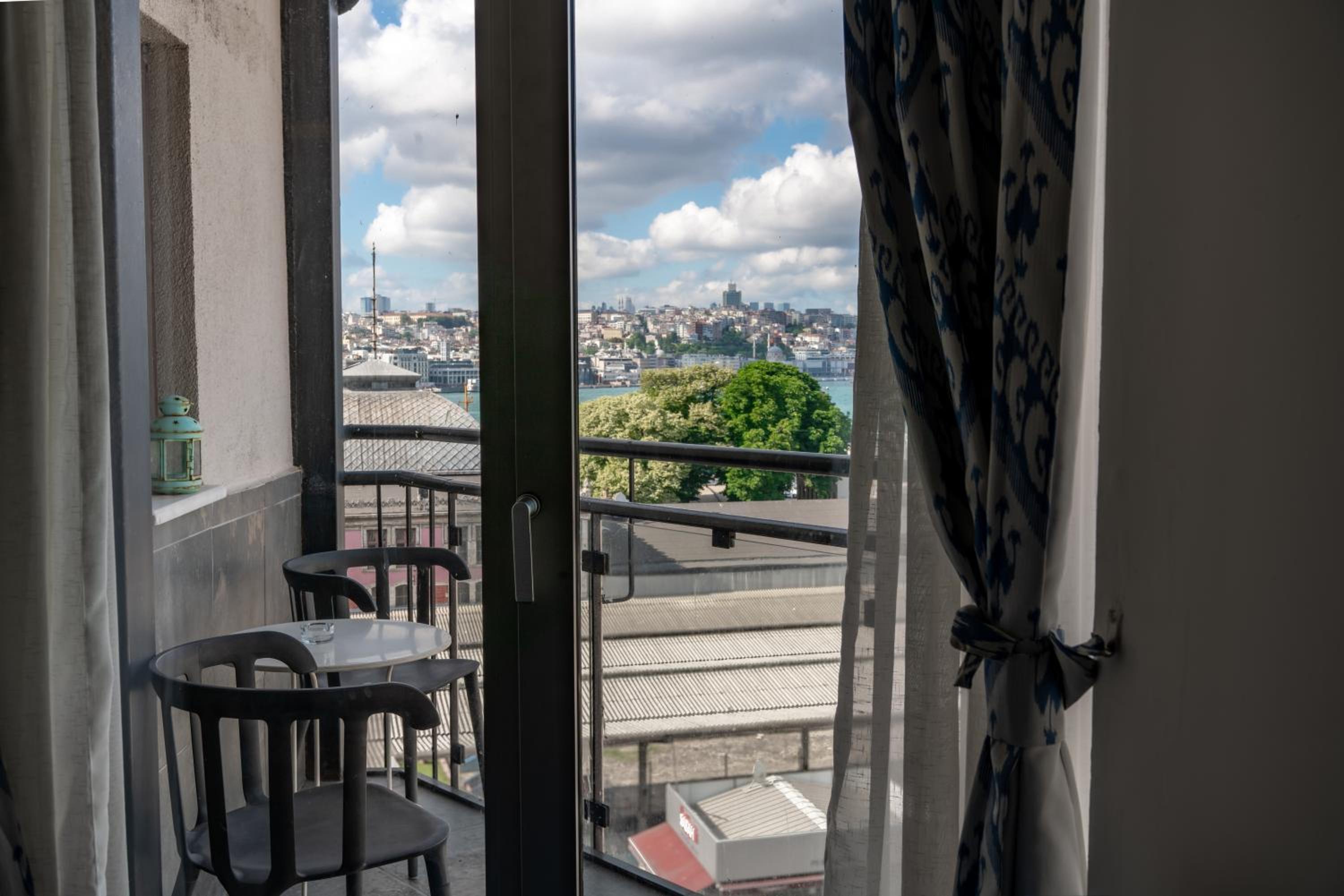 Elanaz Hotel - Image 61