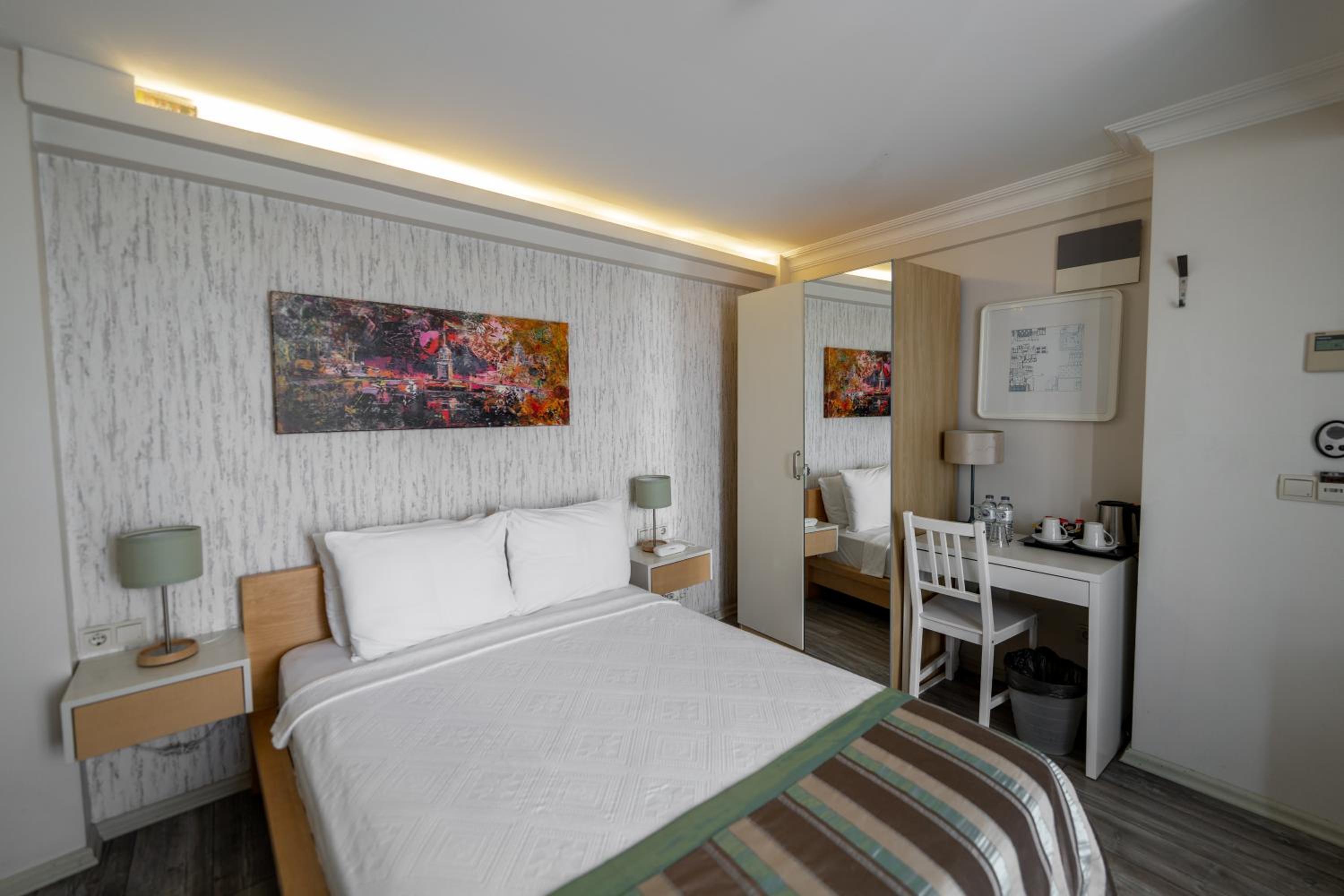 Elanaz Hotel - Image 59