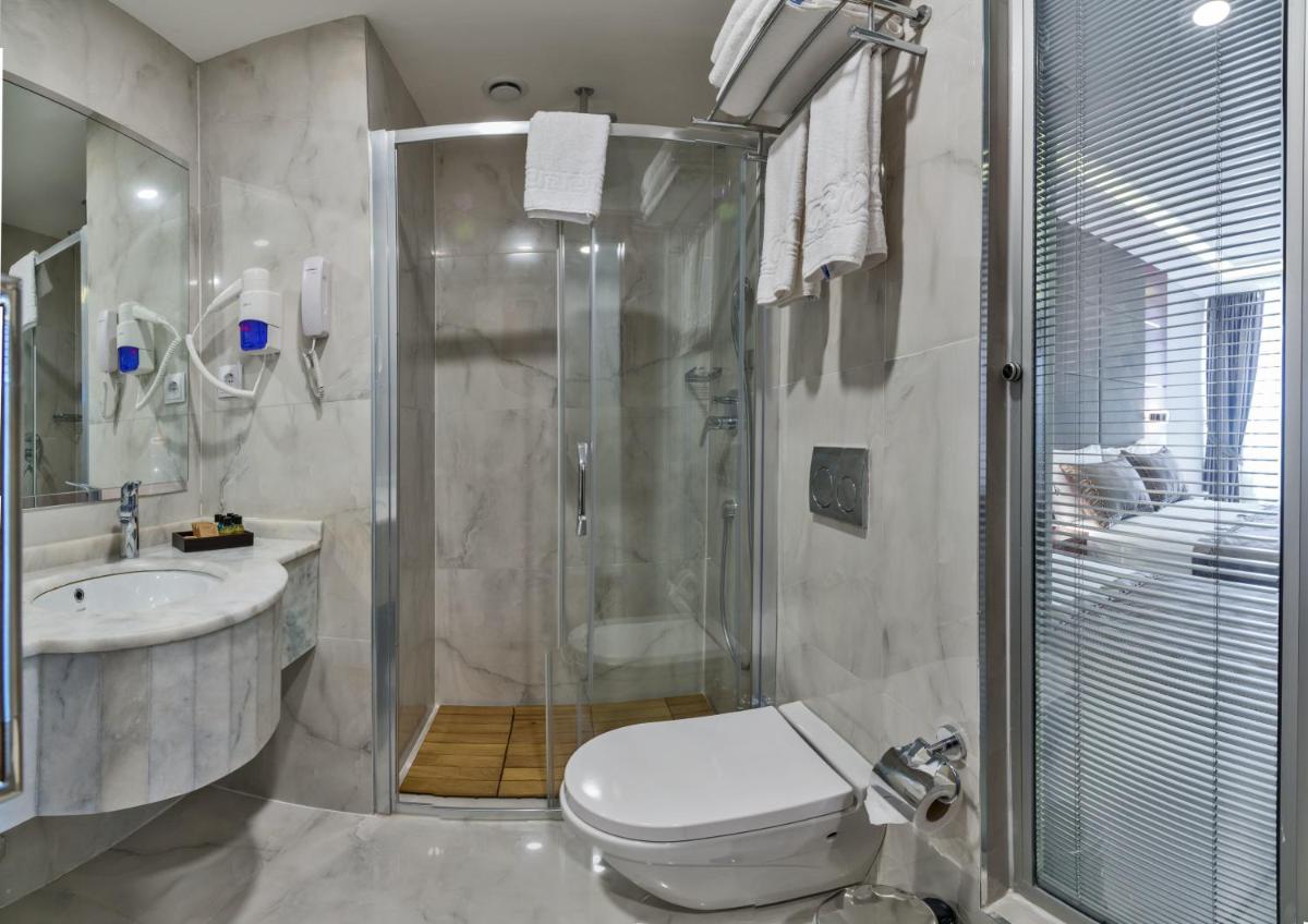Glorious Otel - Image 92