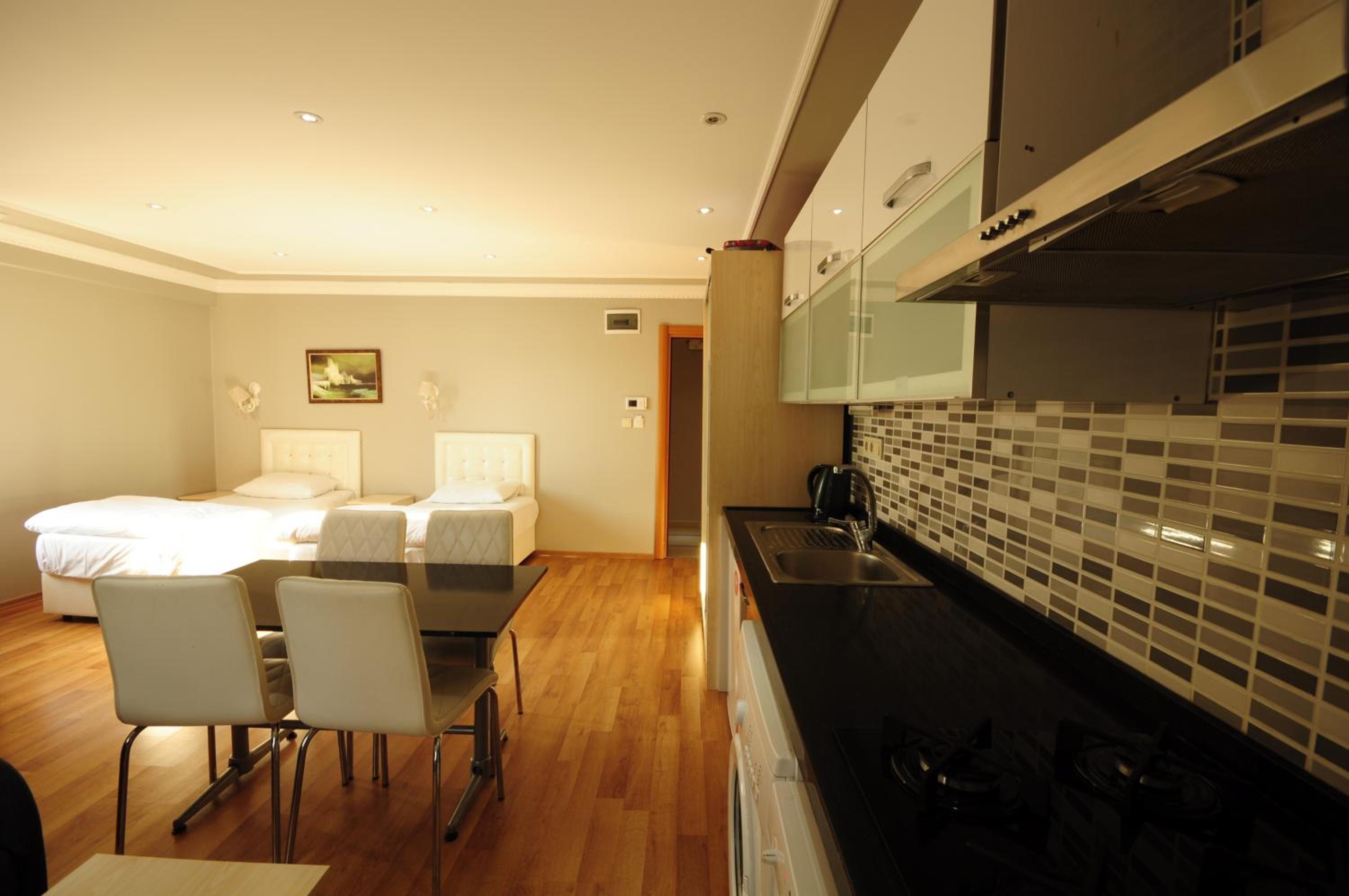 Sheriff Residence - Image 33