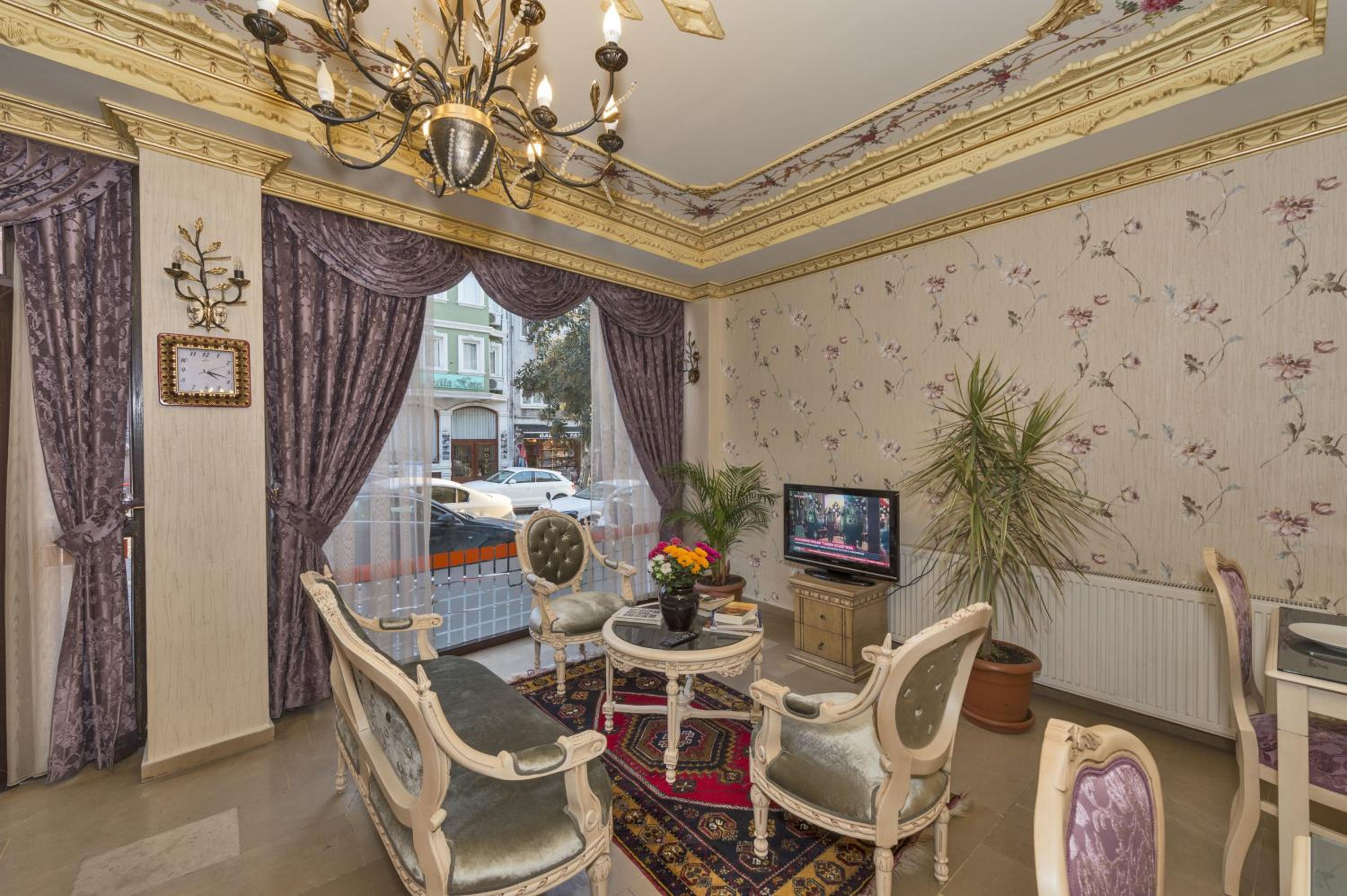 Istanbul Holiday Hotel - Image 7