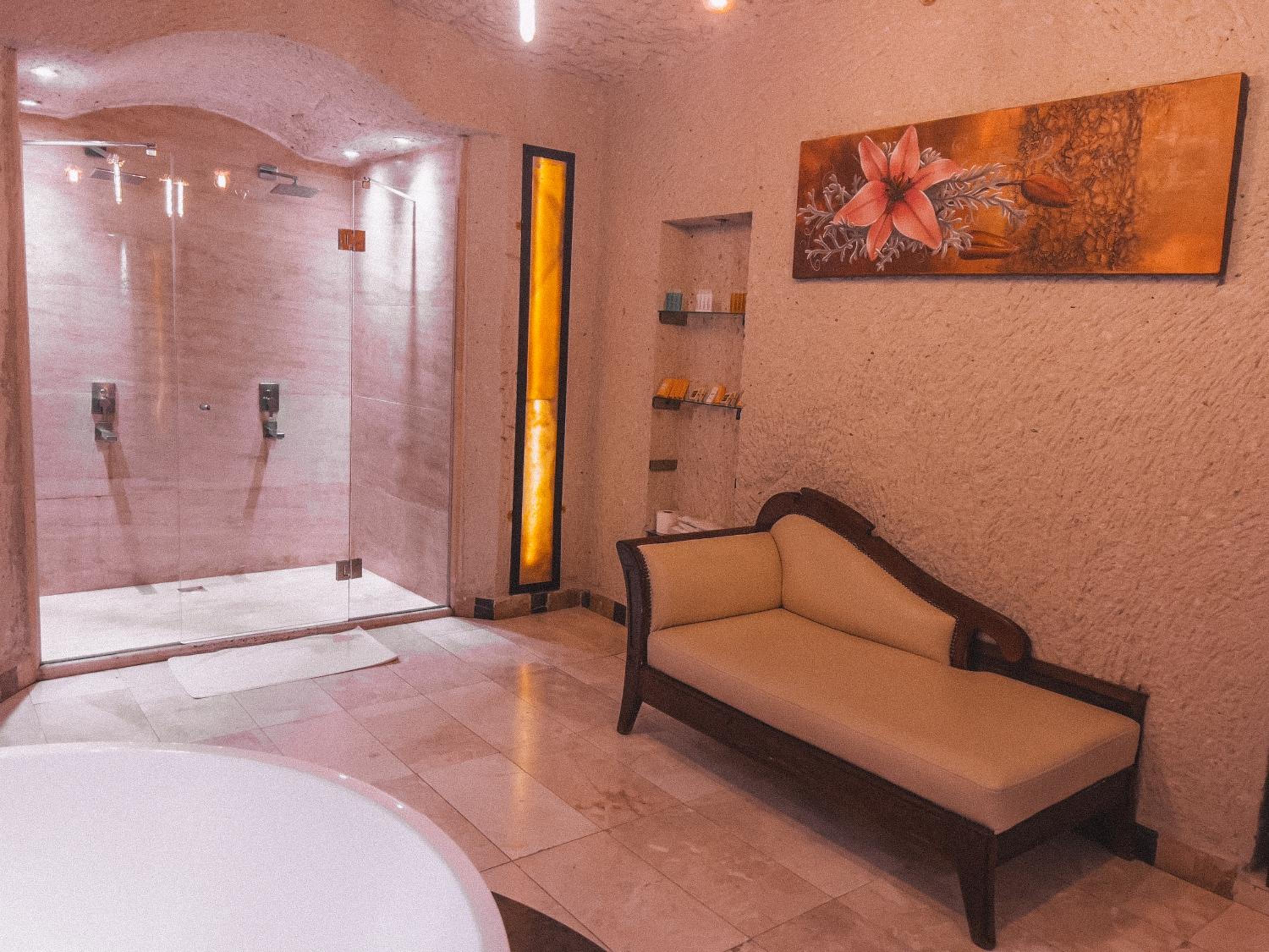 Local Cave House Hotel - Image 43