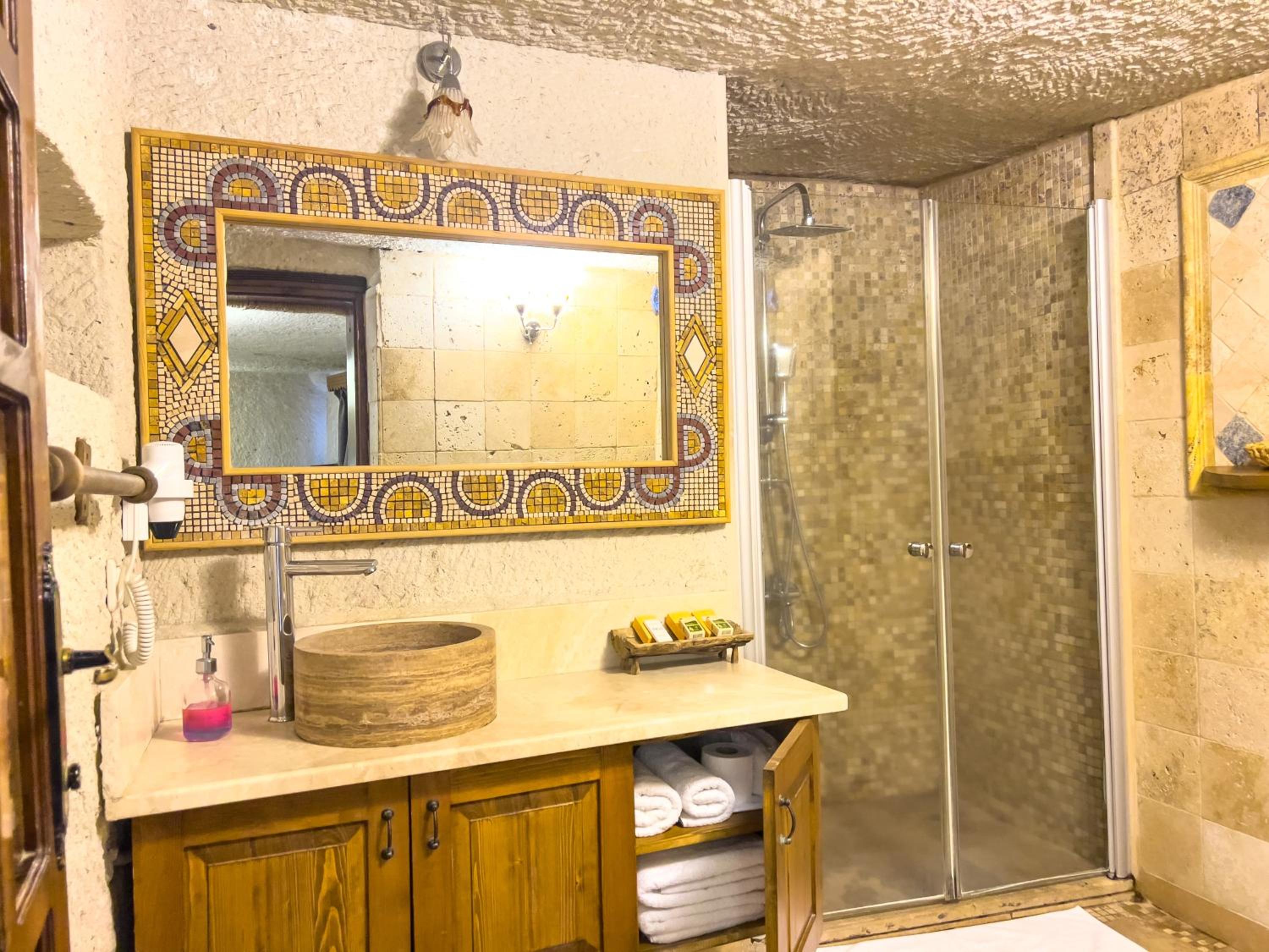 Local Cave House Hotel - Image 152