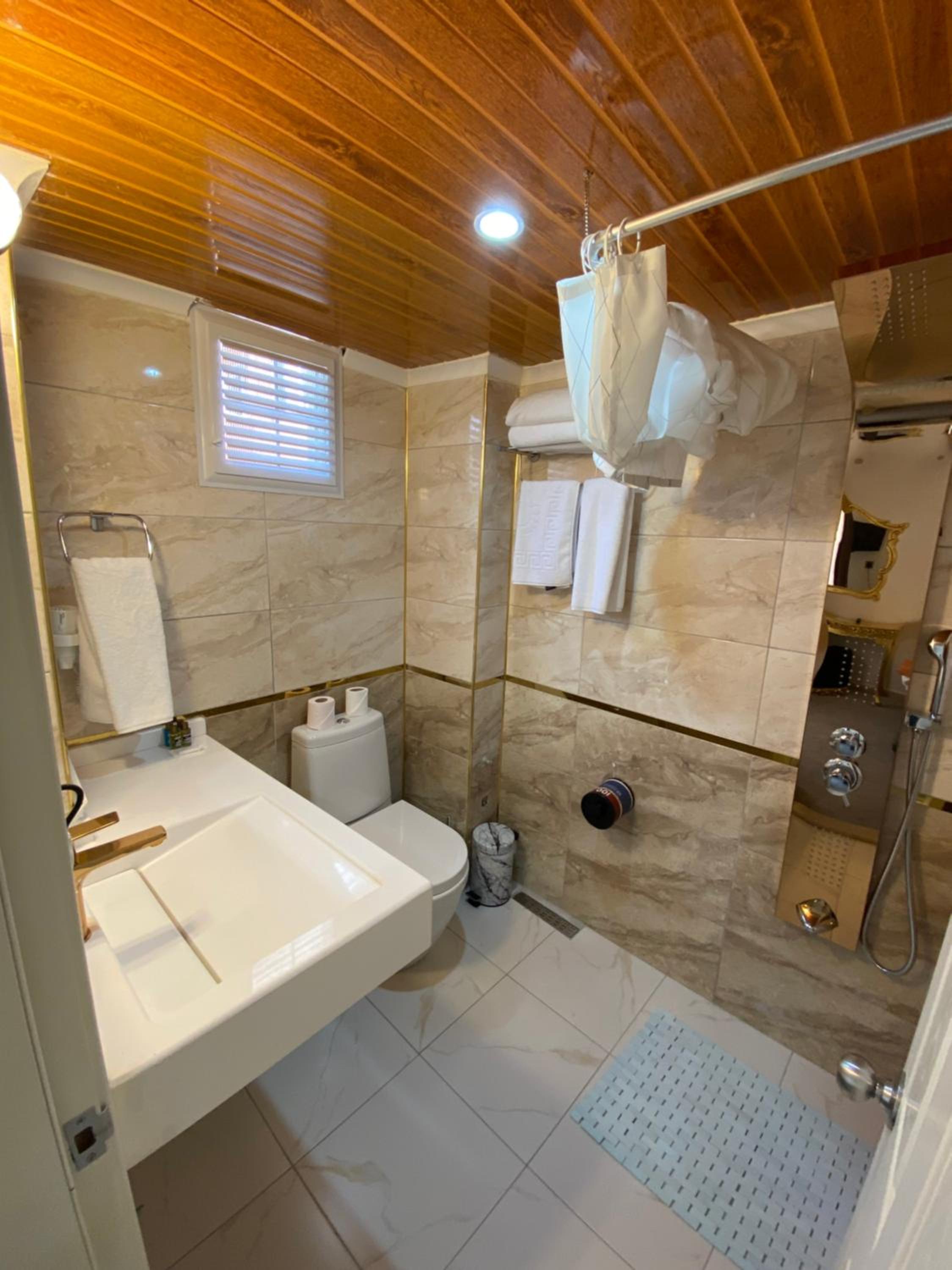 Kadeer Hotel - Image 51