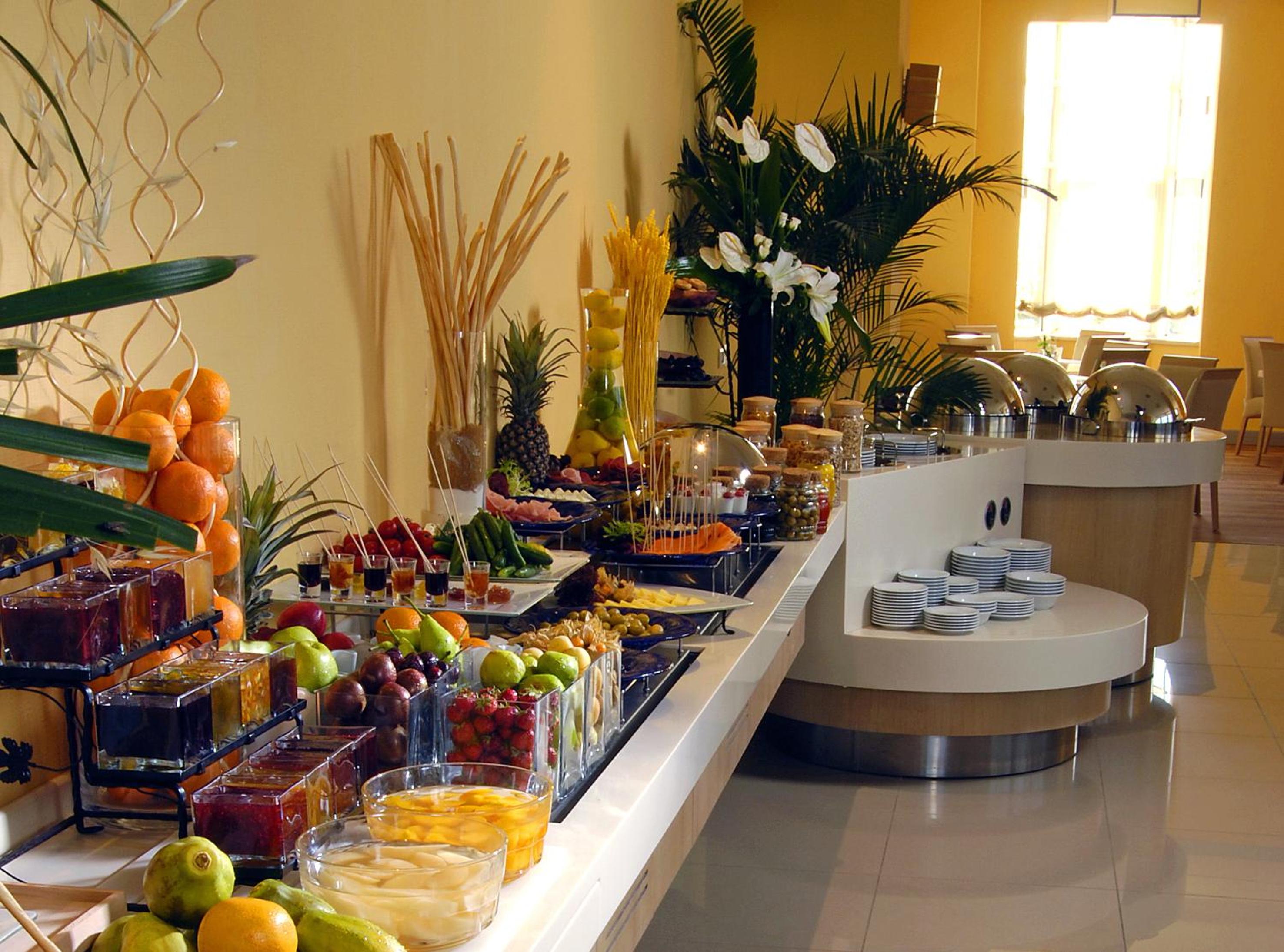 WOW Airport Hotel - Image 14