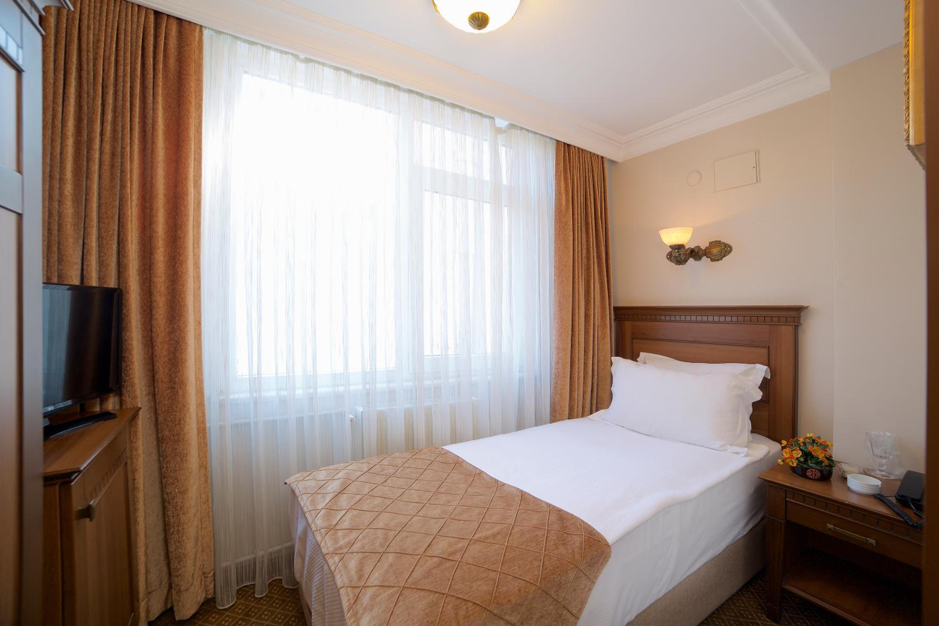Grand Unal Otel - Image 6