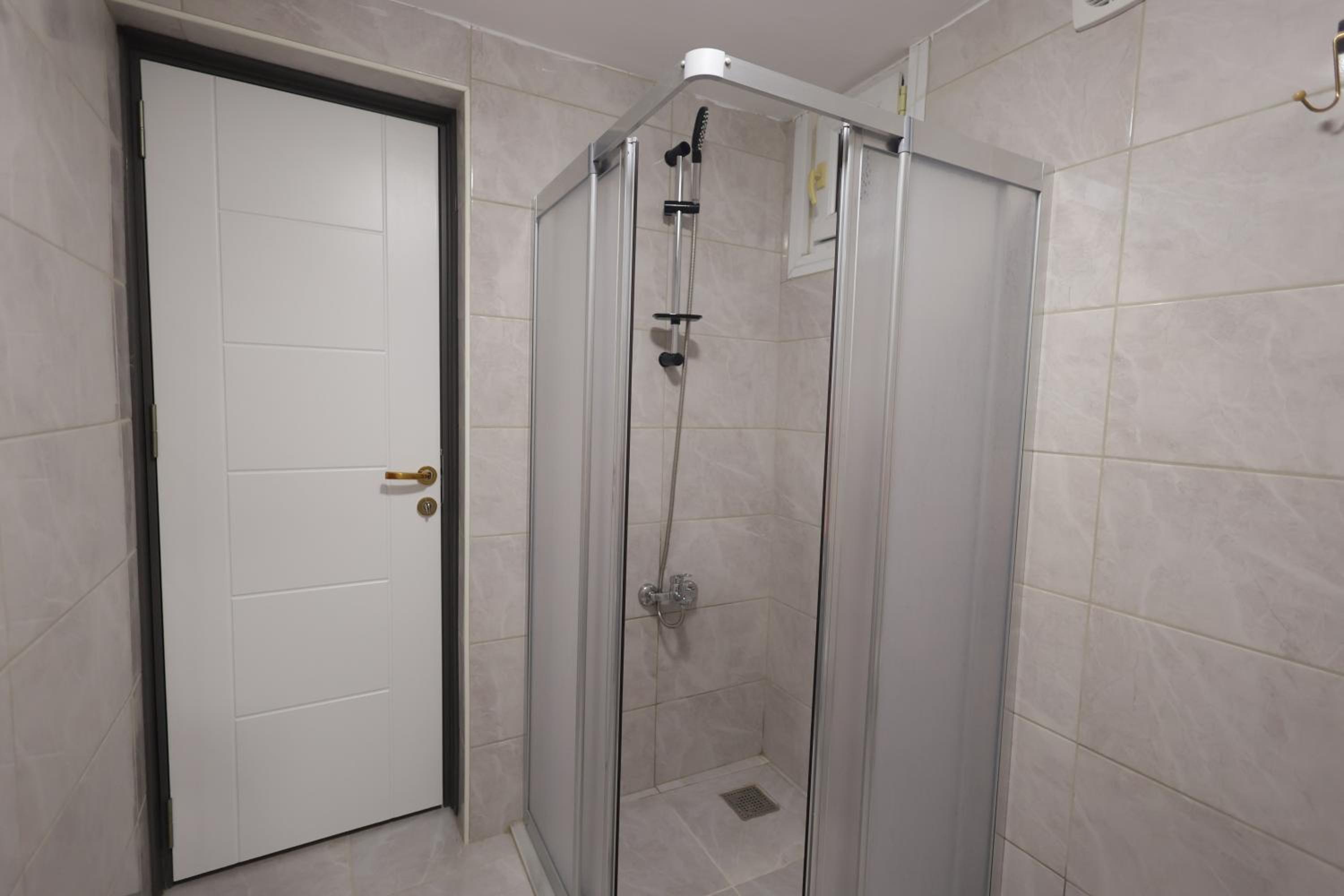 Bonita Apart - Image 13
