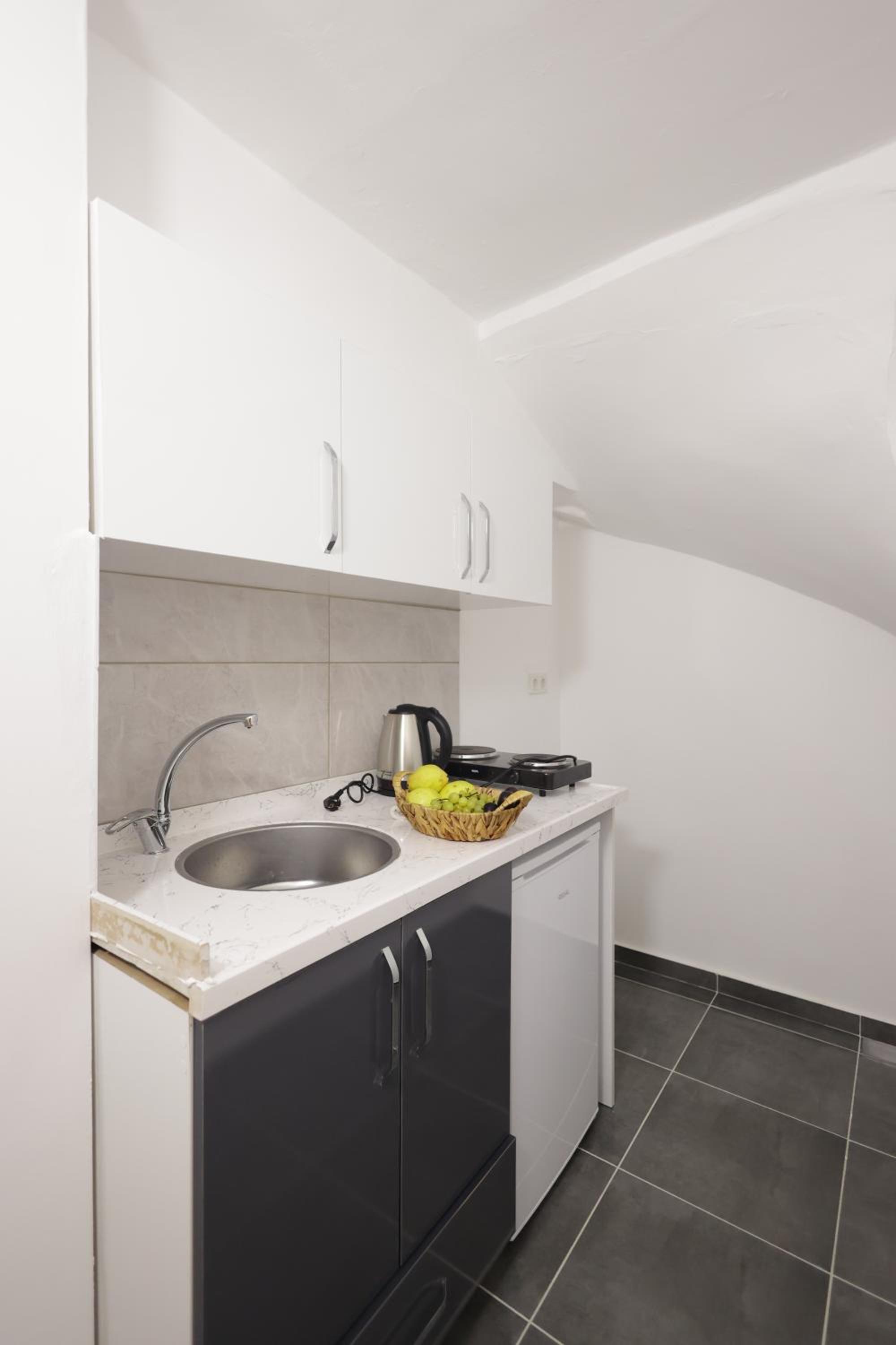 Bonita Apart - Image 14