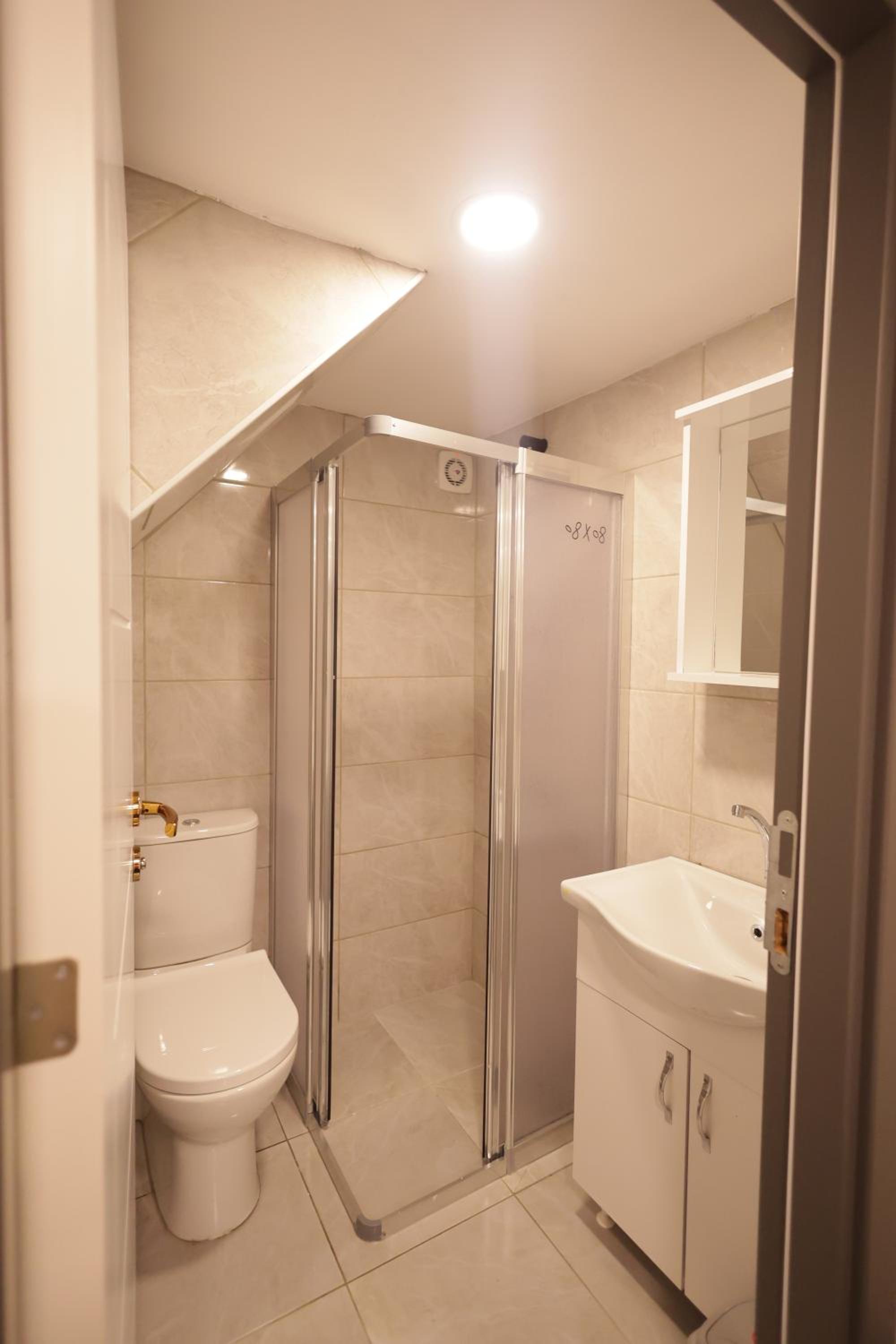 Bonita Apart - Image 22