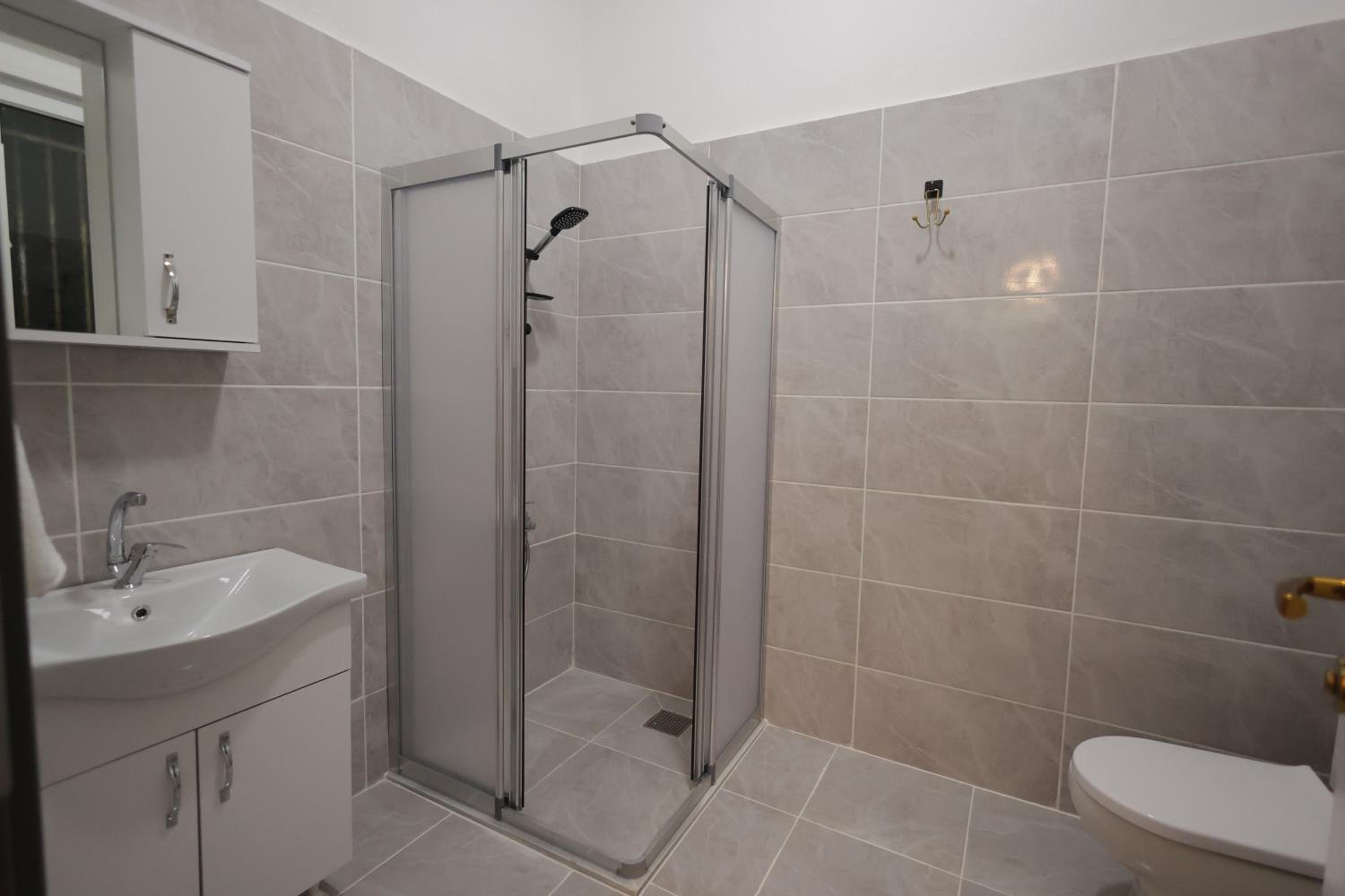 Bonita Apart - Image 26